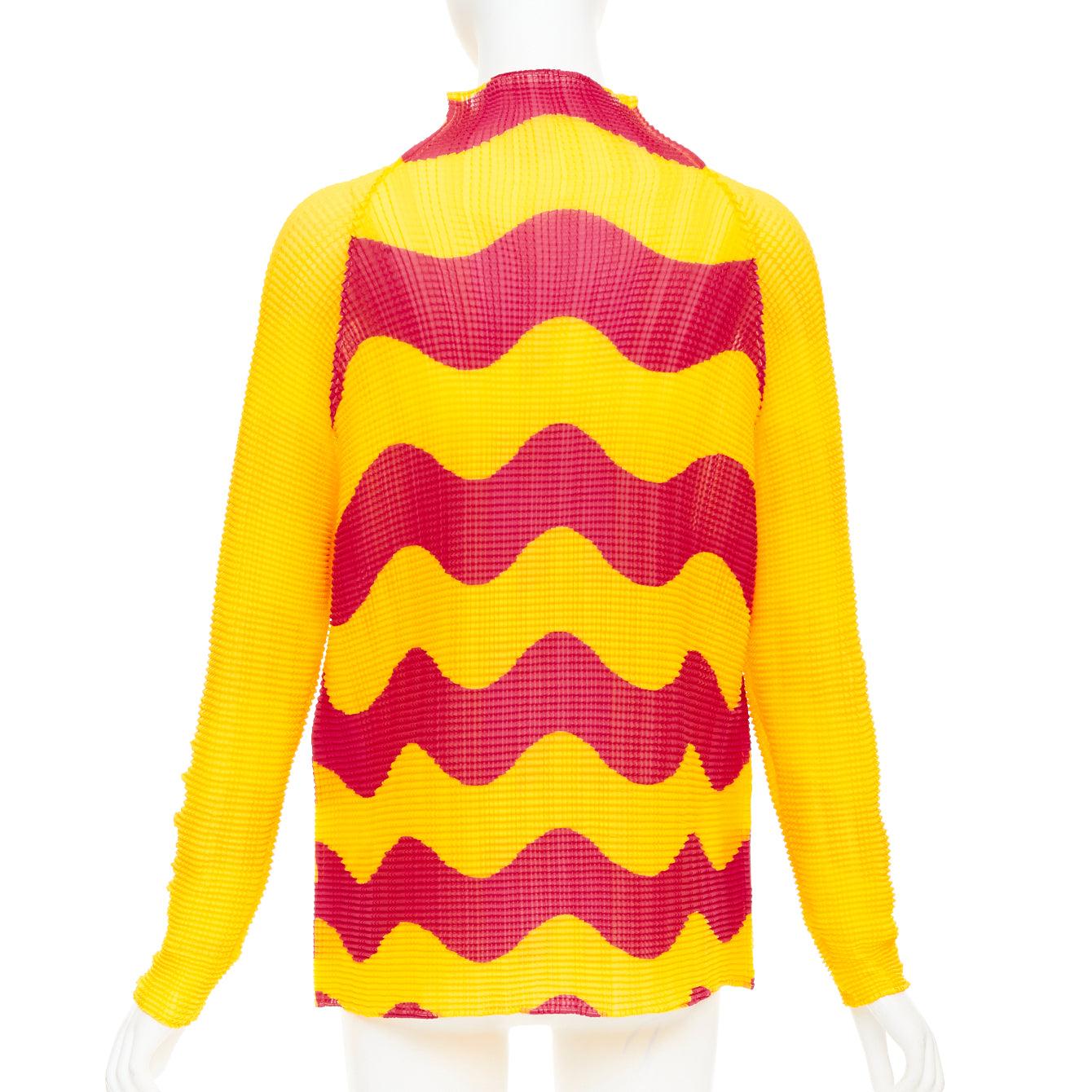 rare Issey Miyake Pleats Please graphic yellow wave plisse high neck top JP2 M Pour femmes en vente