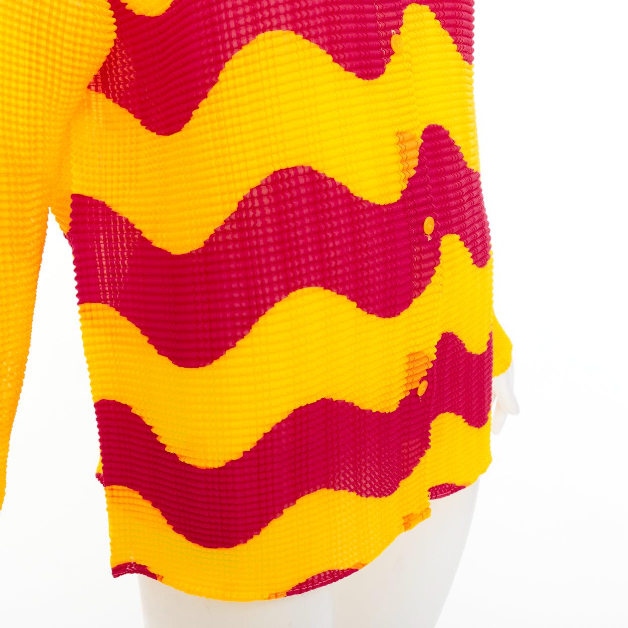 rare Issey Miyake Pleats Please graphic yellow wave plisse high neck top JP2 M en vente 2