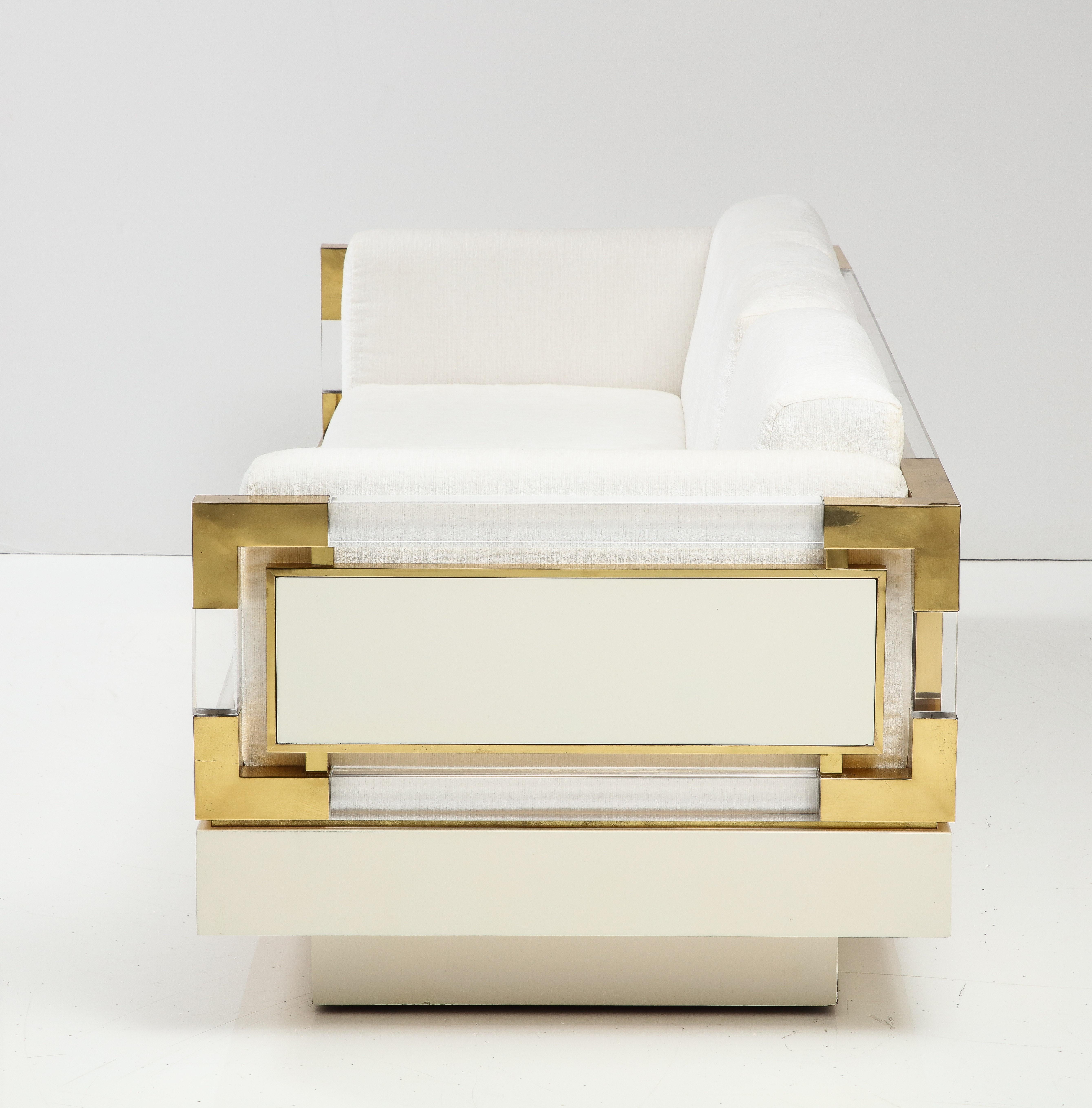 Rare Italian 1980's Lucite and Brass Sofa by Fabian In Good Condition For Sale In New York, NY
