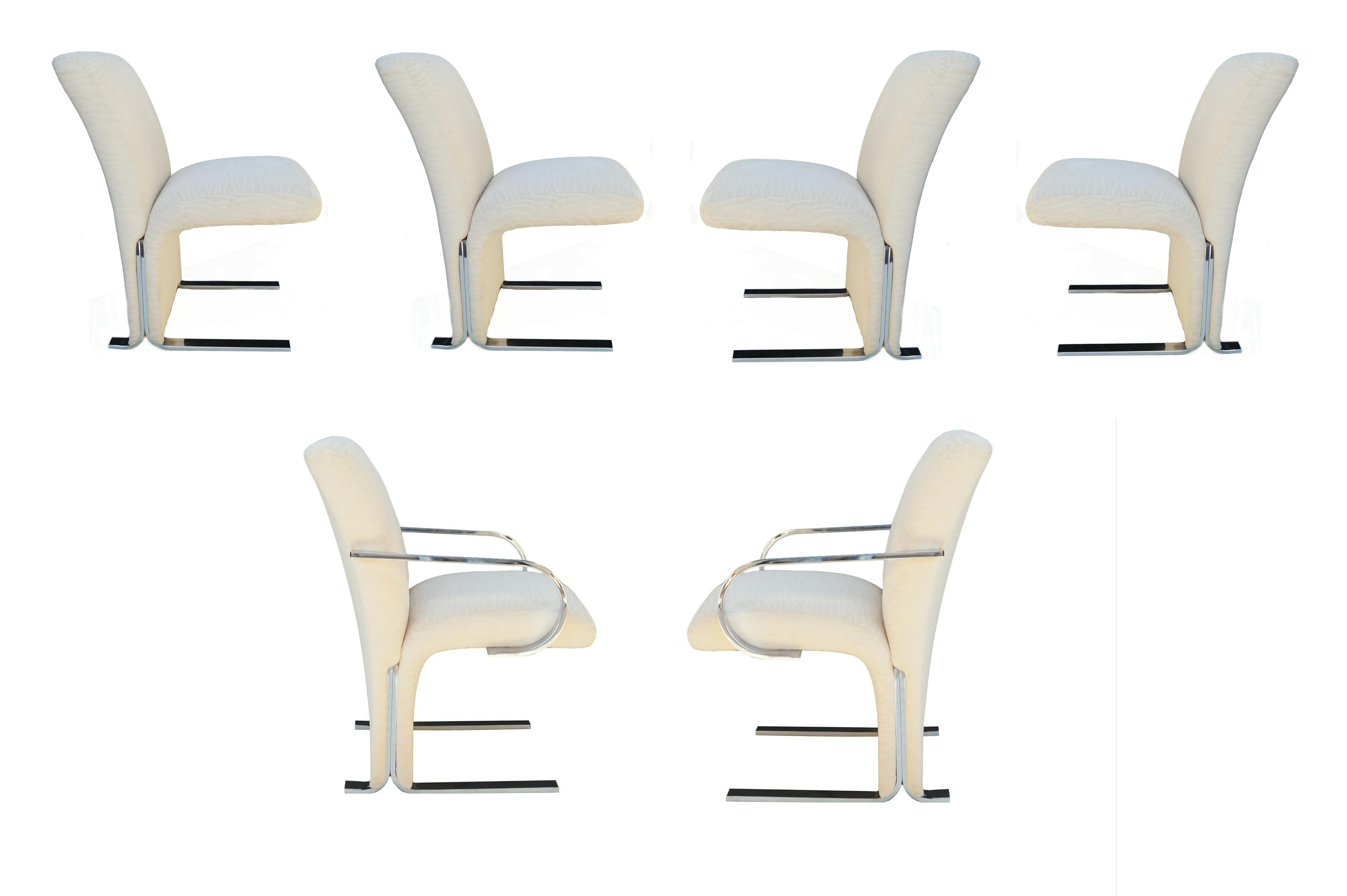 The size shown is for the 4 side chairs. The 2 arm head chairs measure 33.50