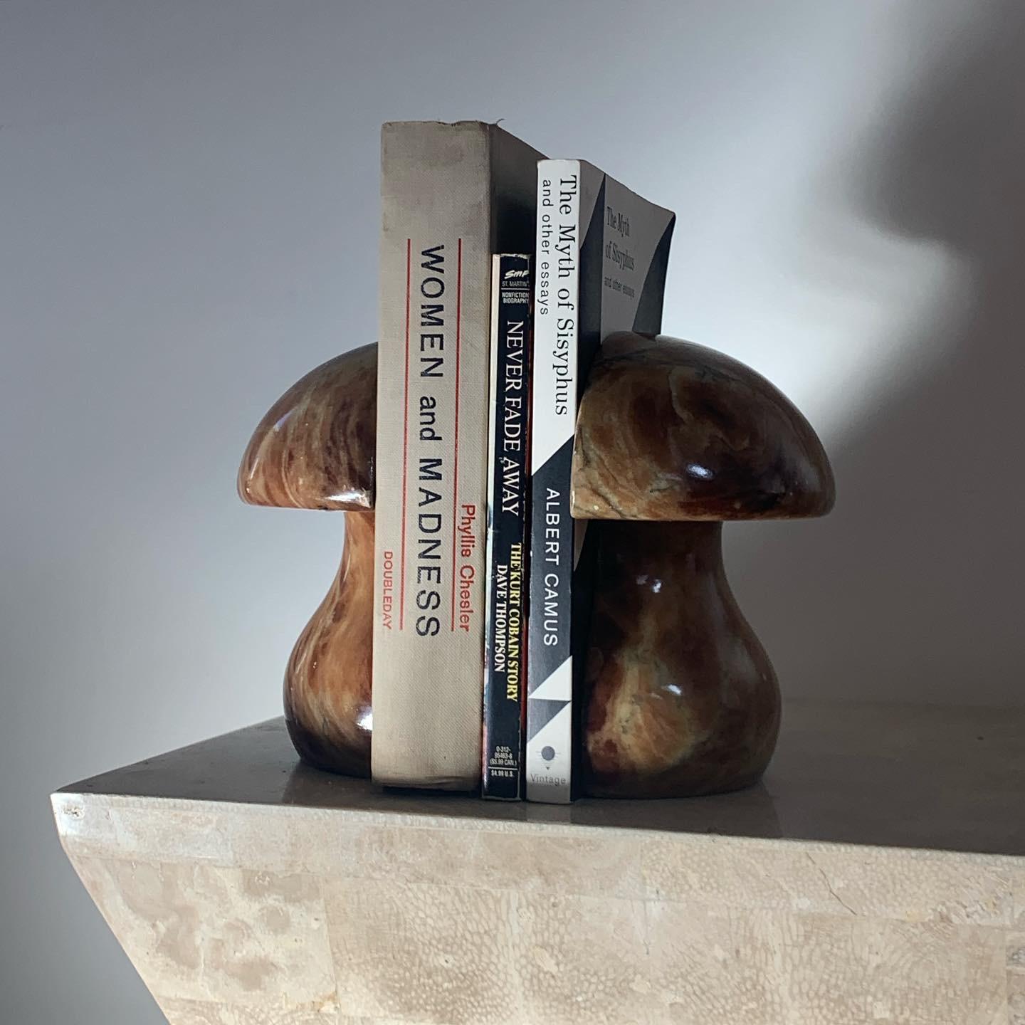 Rare Italian ABF Alabaster Hand-Carved Mushroom Bookends, circa 1960s In Good Condition In View Park, CA