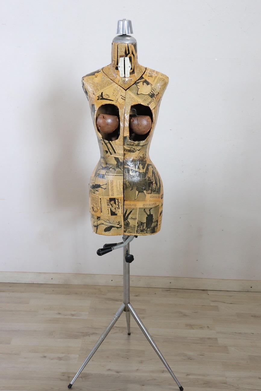 Se trata de una fantástica pieza de coleccionista, perfecta tanto para los entusiastas de las curiosidades vintage como para los aficionados a la moda. Te presentamos un maniquí de sastre fabricado en la Italia de mediados del siglo XX. El armazón