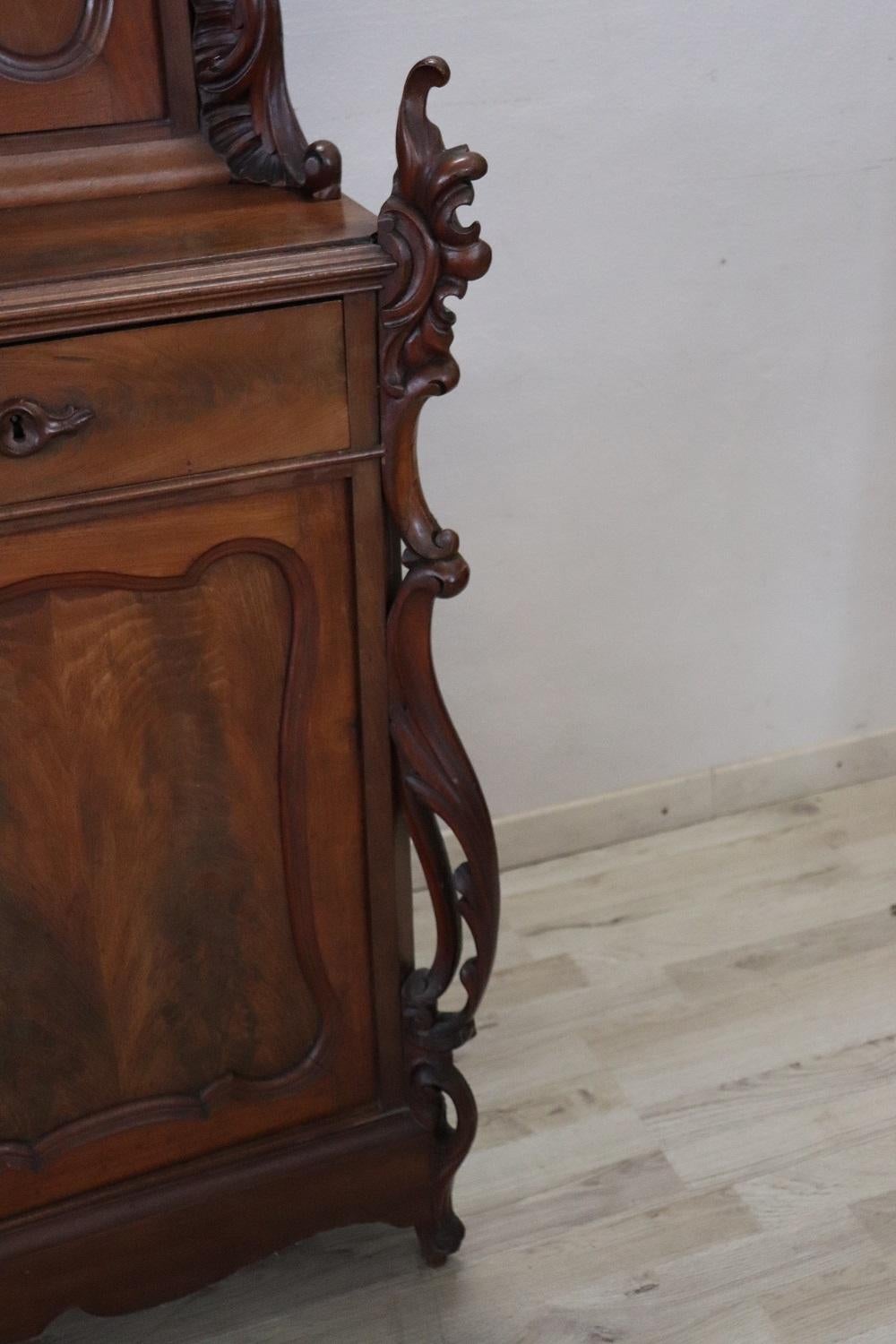 Rare Italian Art Nouveau Carved Mahogany Sideboard or Cabinet In Excellent Condition In Casale Monferrato, IT