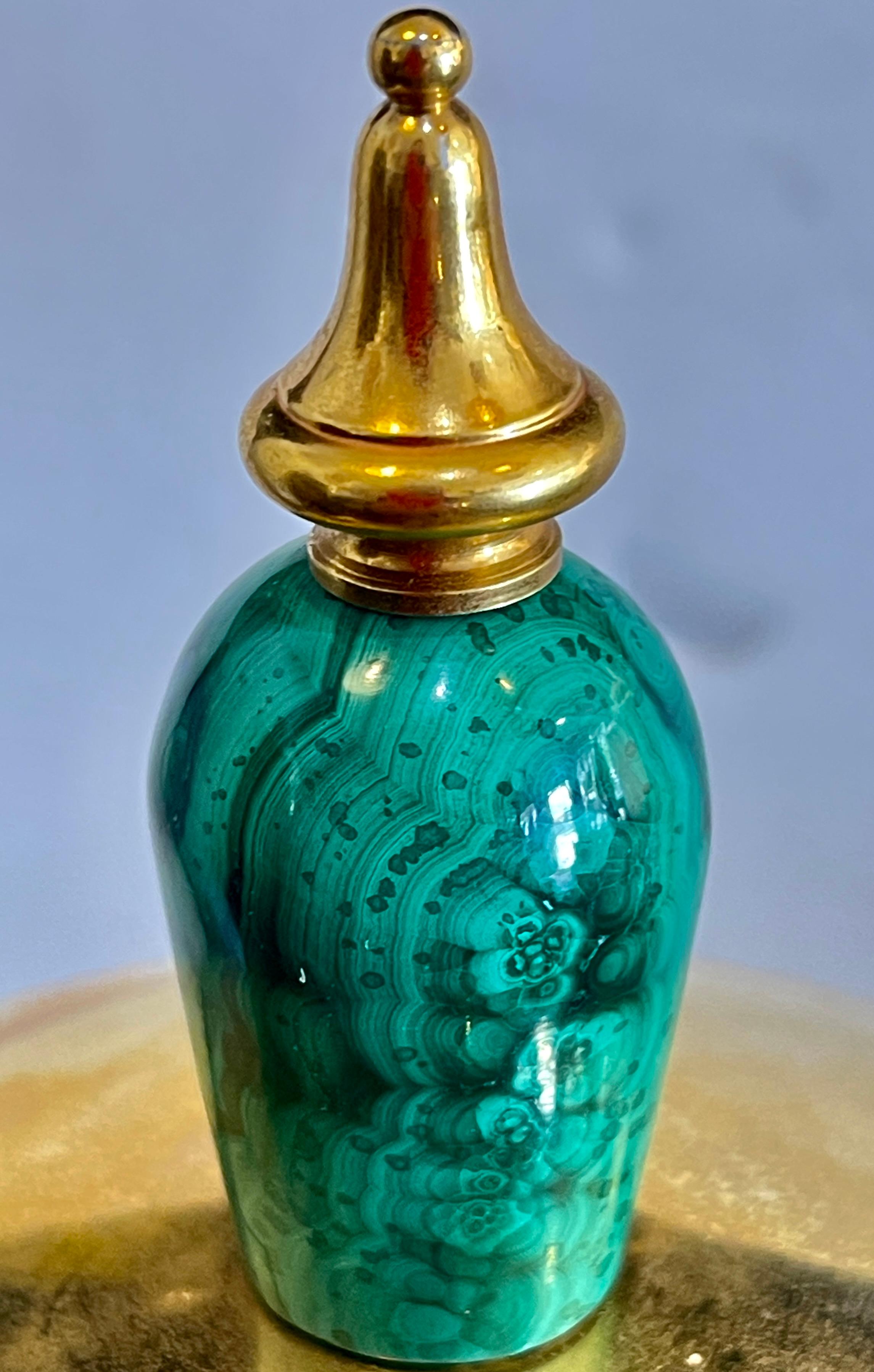 Fine XX secolo Raro barattolo da zenzero italiano in ceramica nera e ottone dorato, firmato Hauy Pouigo, C.C. anni '70 in vendita