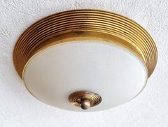 Rare lampe murale italienne en laiton et verre, Italie années 50