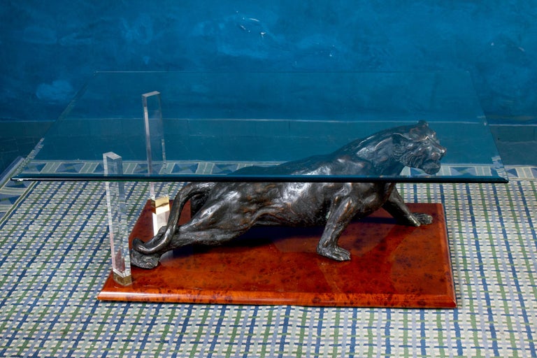 Table basse italienne rare avec sculpture de panthère, 1970 sur 1stDibs | table  basse panthère, table basse sculpture