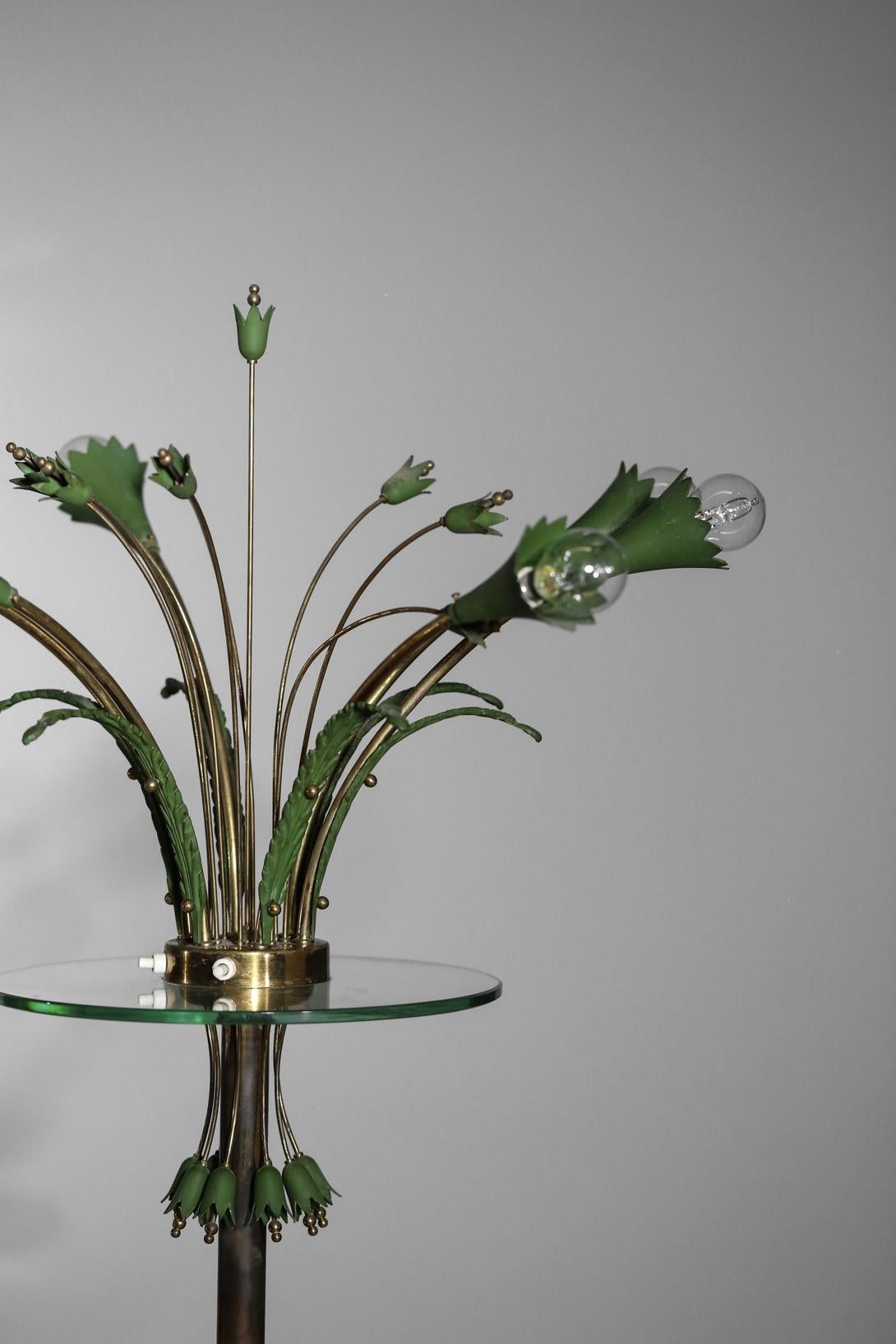 Mid-Century Modern Rare Italian Floor Lamp 1950s in Glass and Floral Decor in Style Fontana Arte For Sale