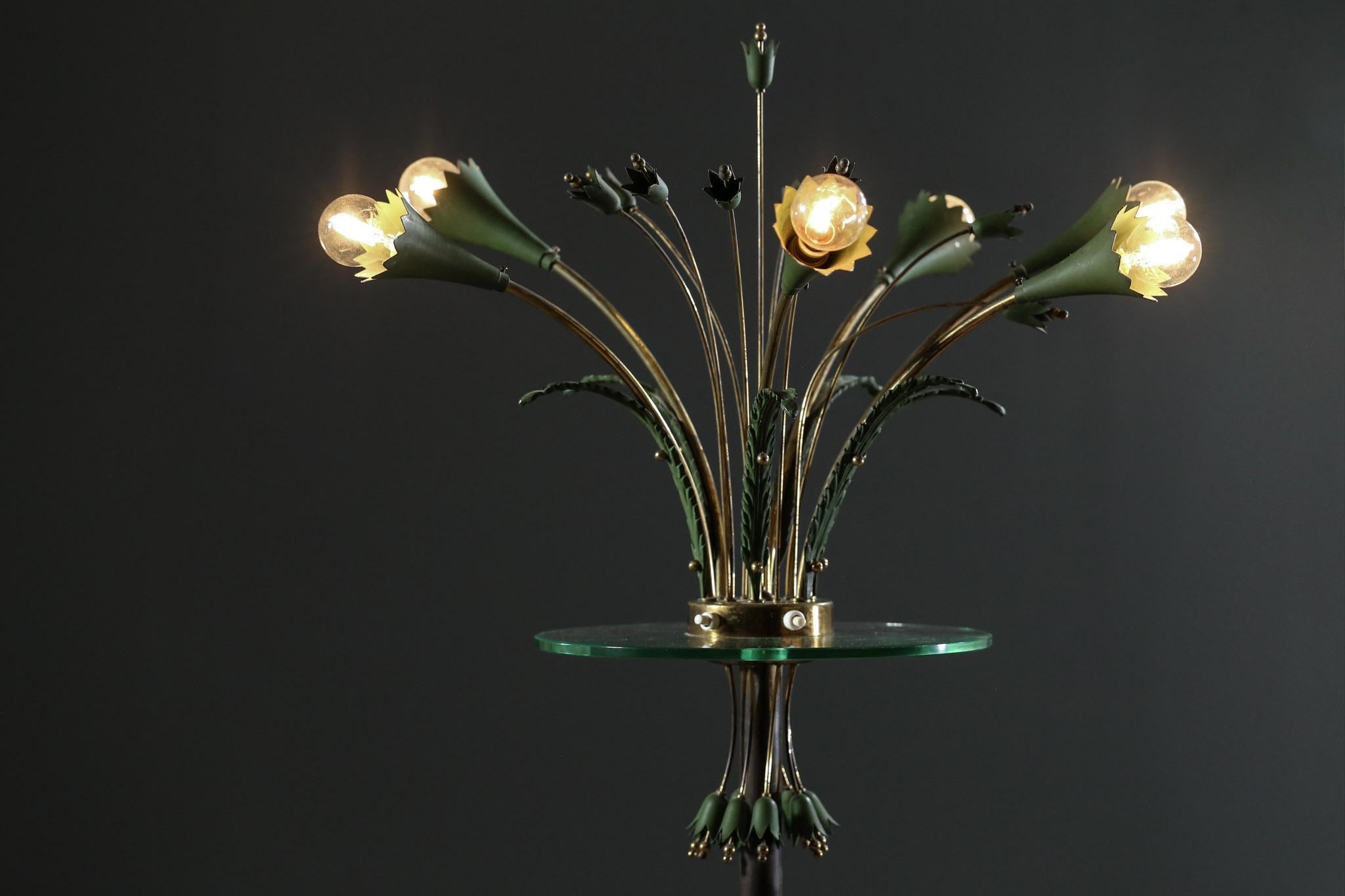 Seltene italienische Stehlampe aus Glas und Blumendekor im Stil von Fontana Arte aus den 1950er Jahren (Messing) im Angebot
