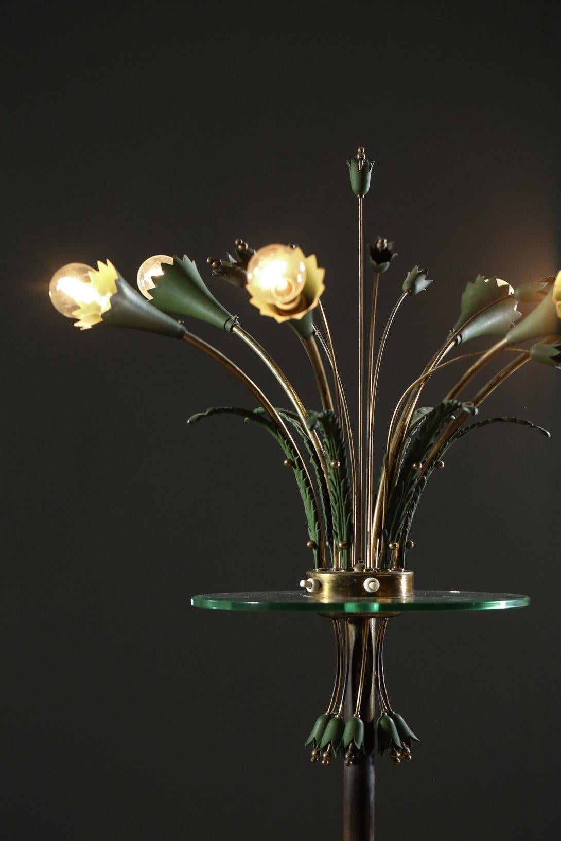 Rare Italian Floor Lamp 1950s in Glass and Floral Decor in Style Fontana Arte For Sale 2