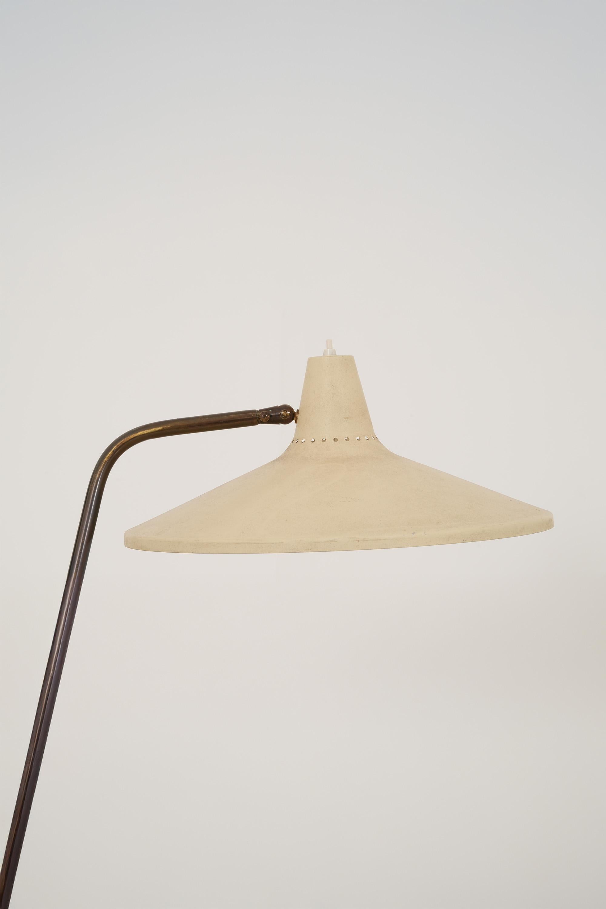 Mid-Century Modern Rare lampadaire italien, modèle 348, vers 1950 par Giuseppe Ostuni en vente