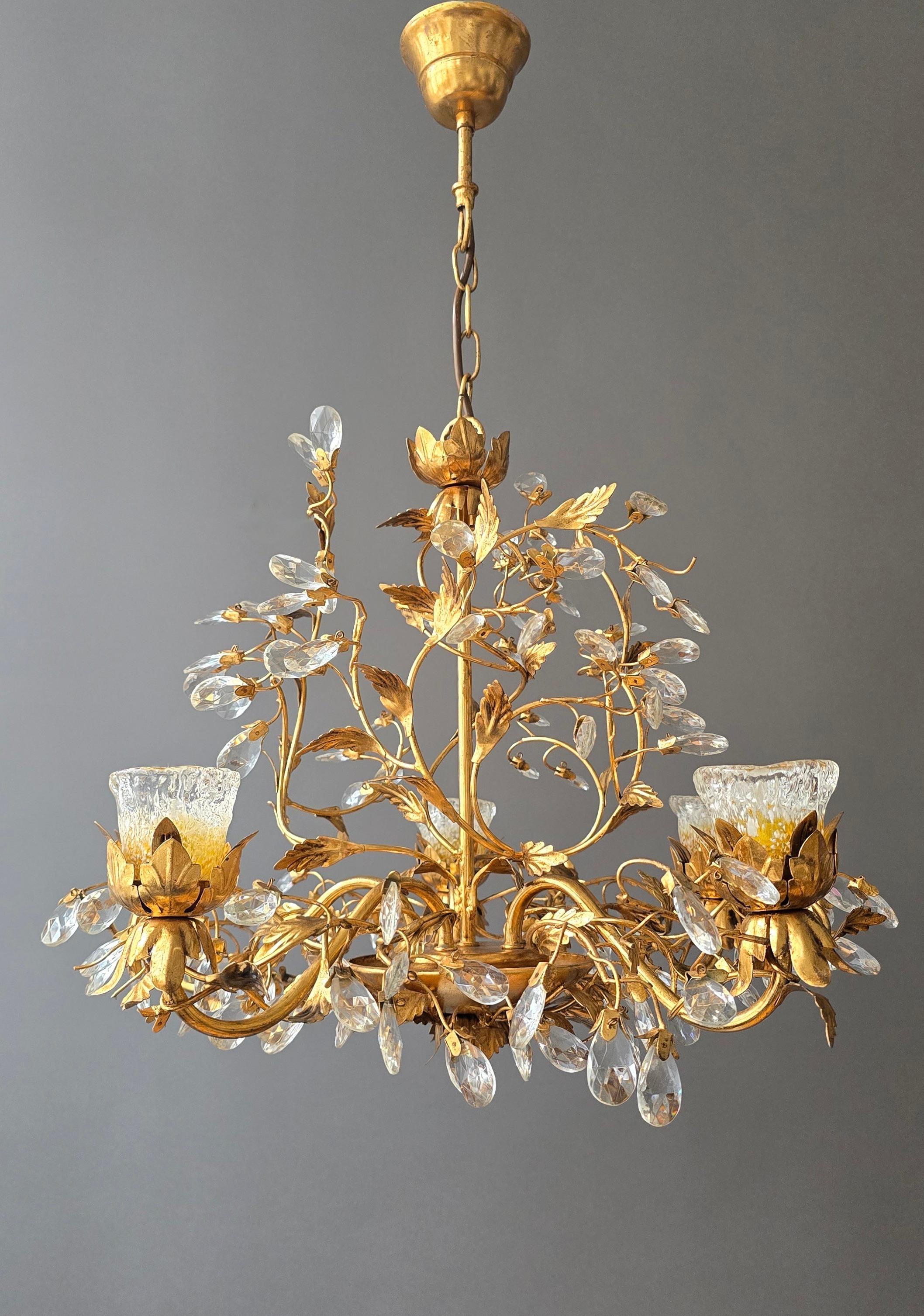 Rare Italian Floral Chandelier with Murano Glass Tulip Shades, circa 1950s Bon état - En vente à Antwerp, BE