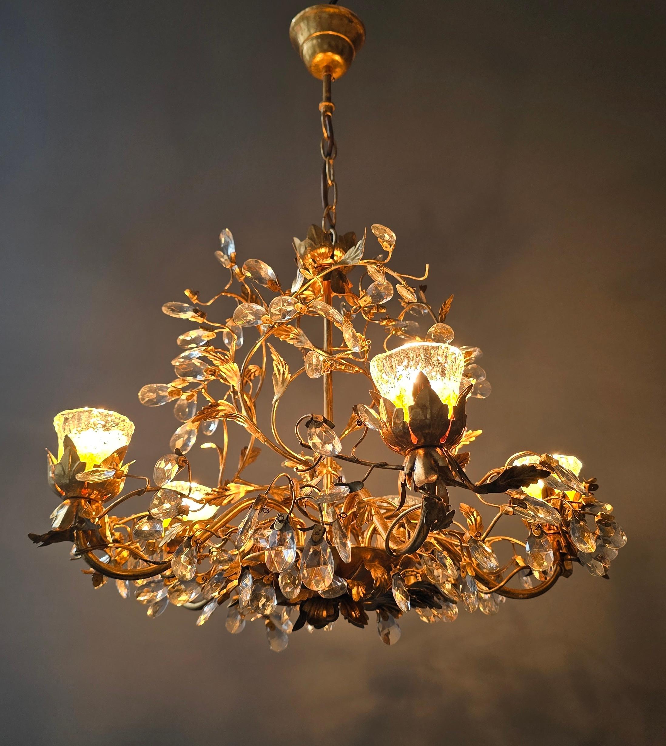 20ième siècle Rare Italian Floral Chandelier with Murano Glass Tulip Shades, circa 1950s en vente