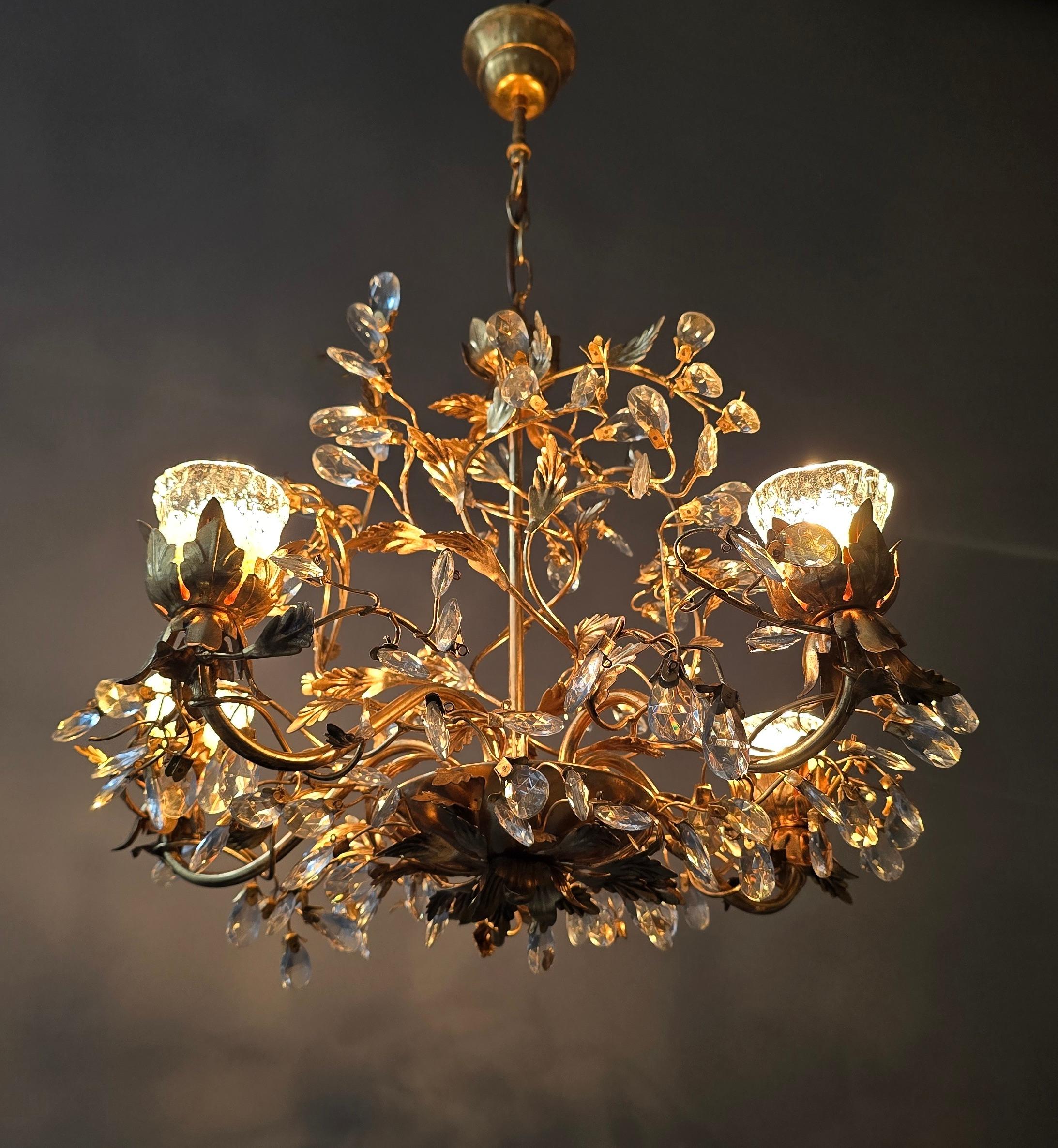 Rare Italian Floral Chandelier with Murano Glass Tulip Shades, circa 1950s en vente 2