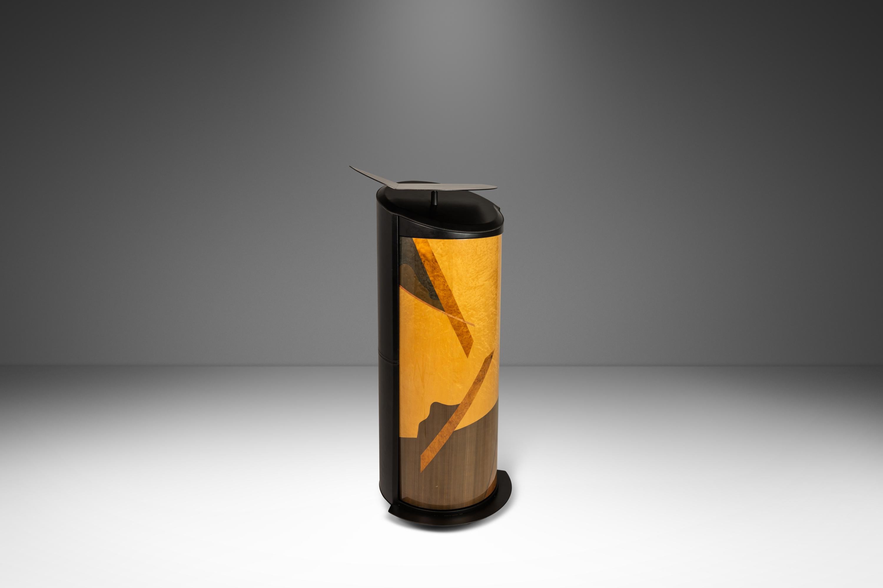 Rare Italian Geometric Dry Totem Bar by Giovanni Offredi for Saporiti, Italy, c. 1990's

About: Introducing a true Italian Modern masterpiece: a rare totem dry bar, designed by the incomparable Giovanni Offredi for the renowned furniture maker