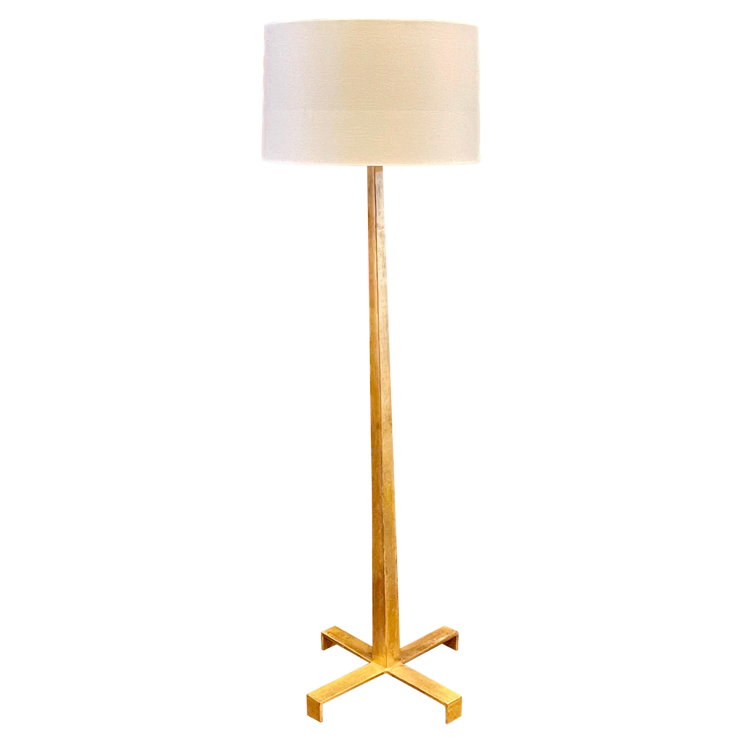 Rare lampadaire italien post-moderne en finition feuille d'or en vente