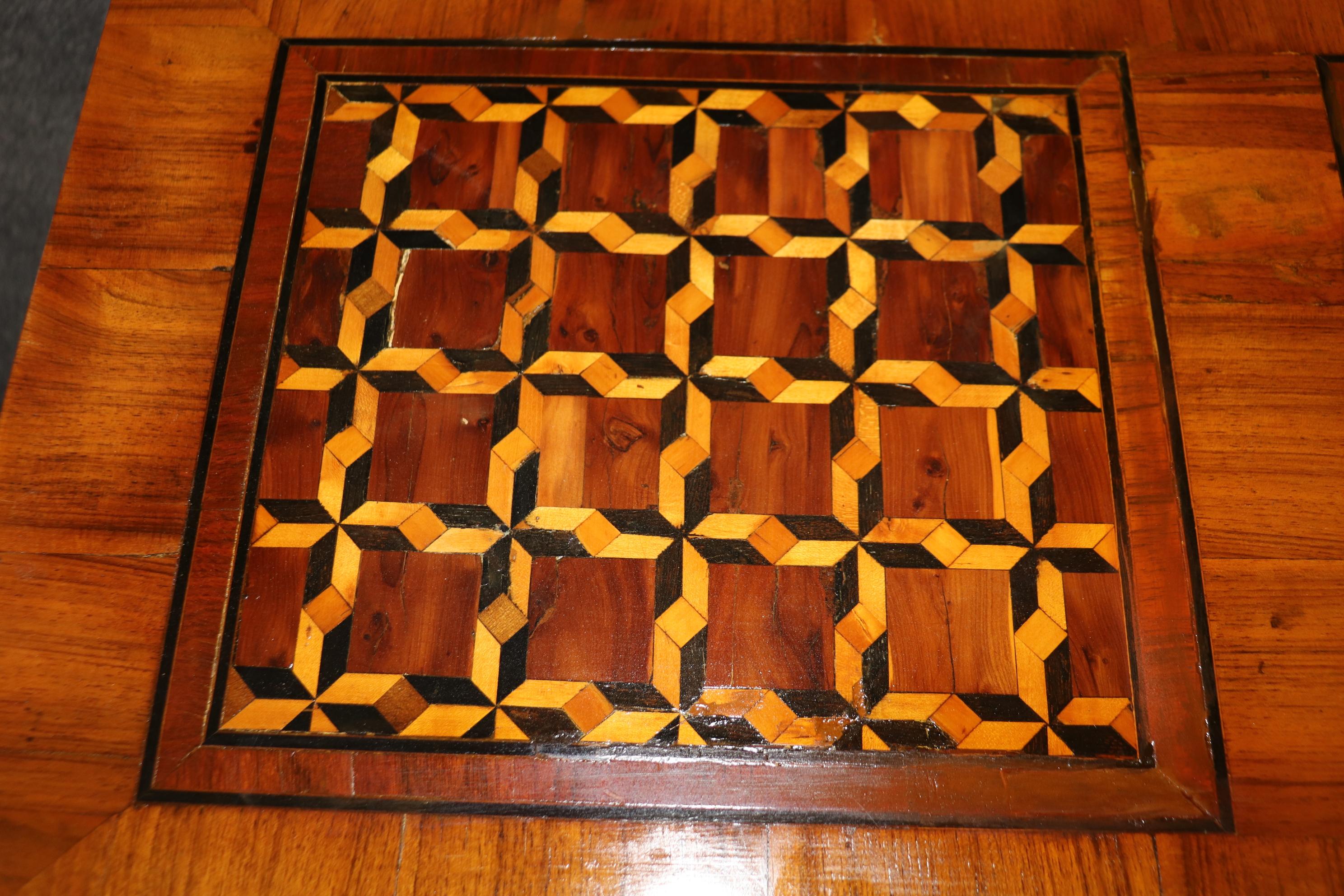 Rare Italian Inlaid 18th Century Olivewood and Rosewood Games Table Circa 1780 In Good Condition For Sale In Swedesboro, NJ