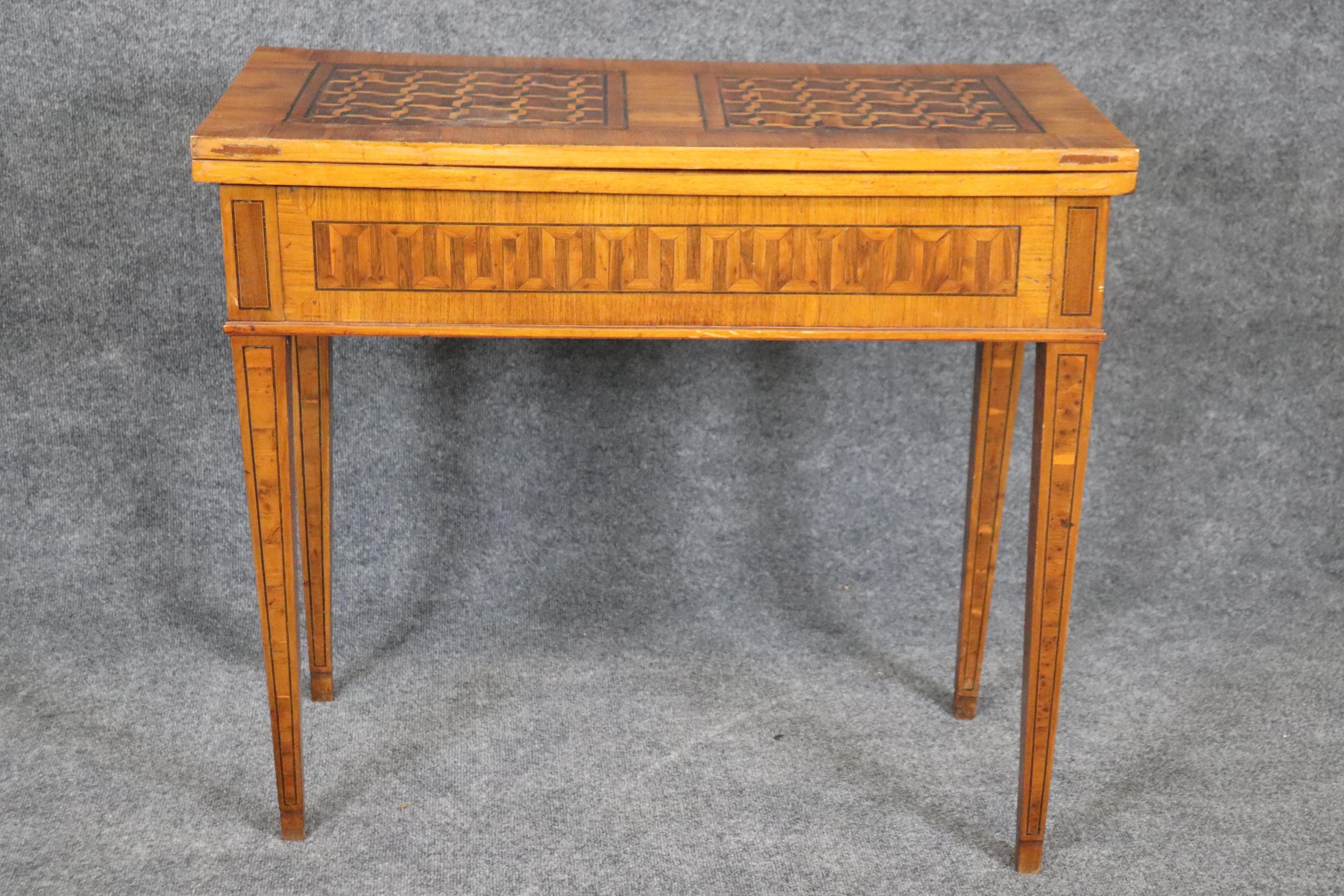 Rare Italian Inlaid 18th Century Olivewood and Rosewood Games Table Circa 1780 For Sale 3