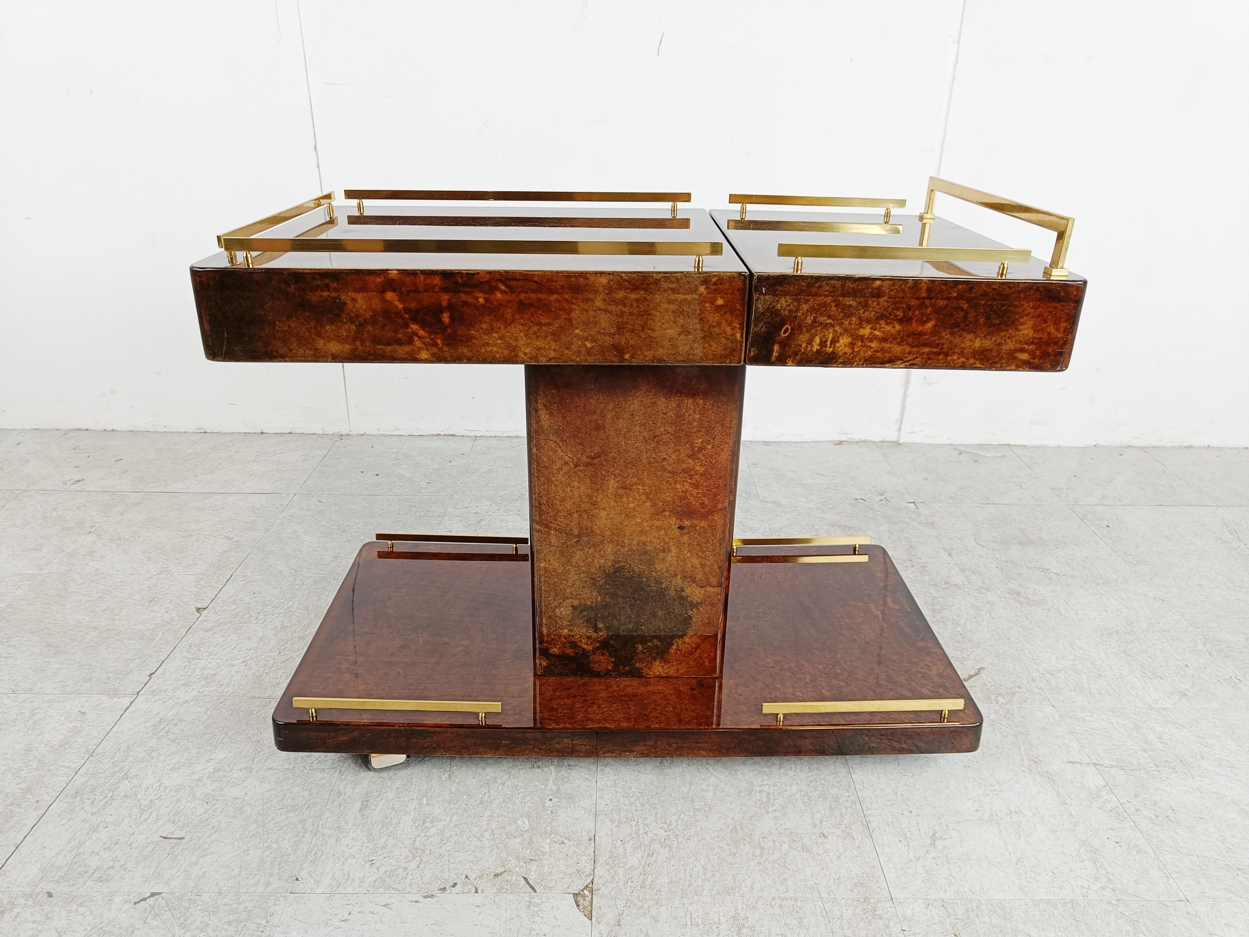 Rare Italian Lacquered Goatskin / Parchment Serving Bar Cart by Aldo Tura, 1960s In Good Condition In HEVERLEE, BE