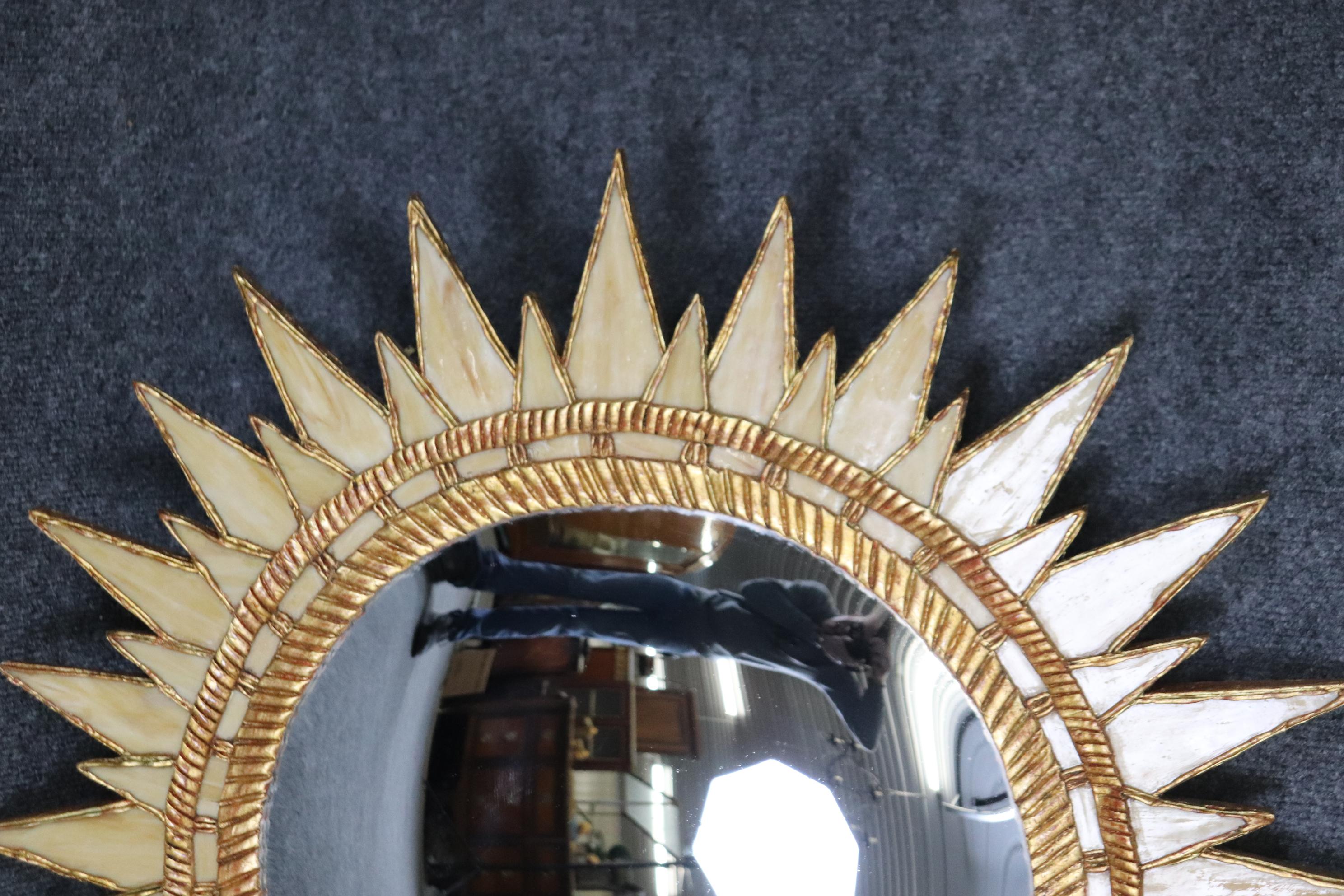 Verre de laitier Rare Miroir en bois doré à étoiles en forme de soleil, fait en Italie, panneau en verre de scories  en vente