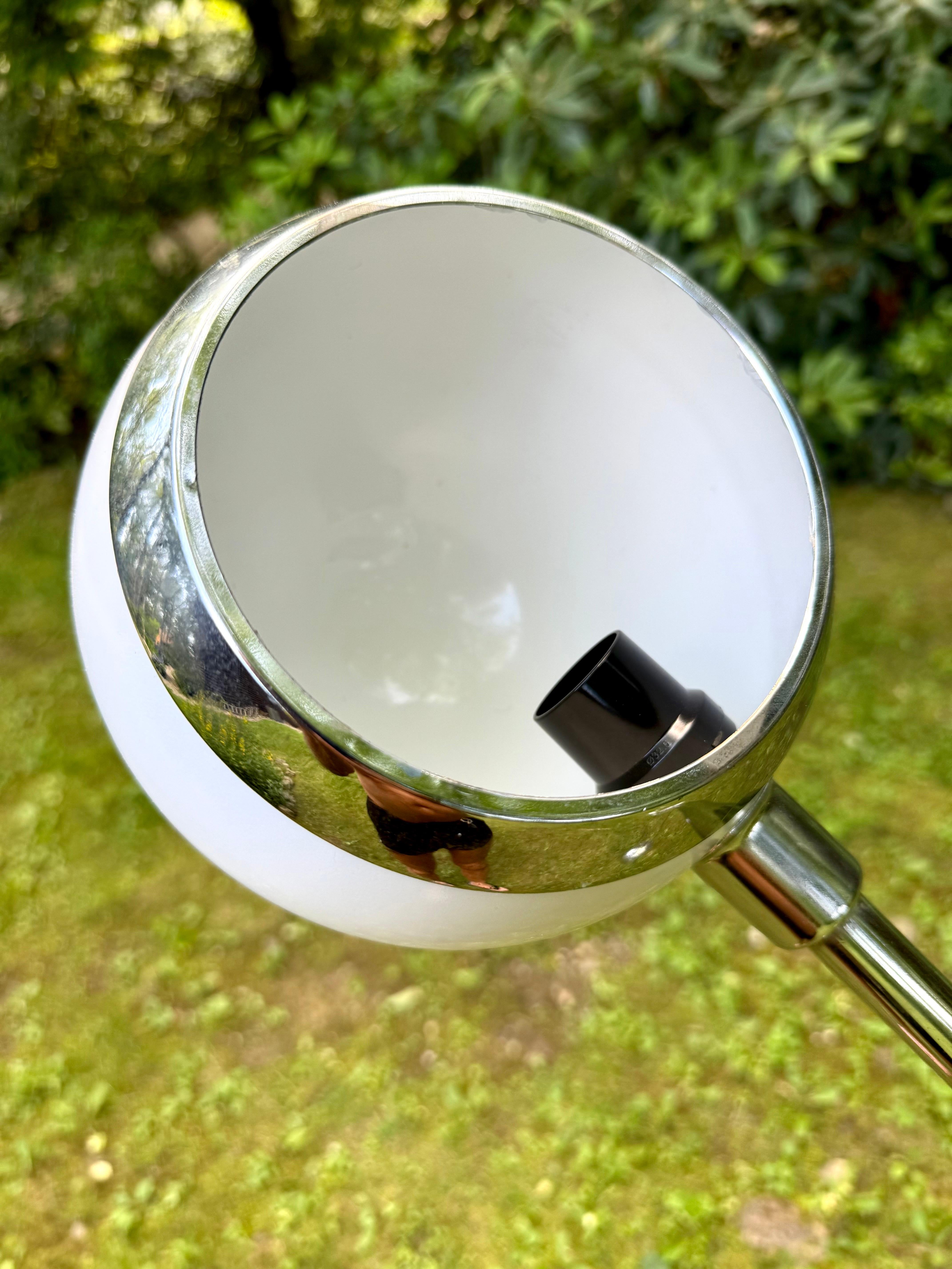 Rare Italian Mid-Century Cantilevered and Counter-Balance Floor Lamp, Arteluce For Sale 7