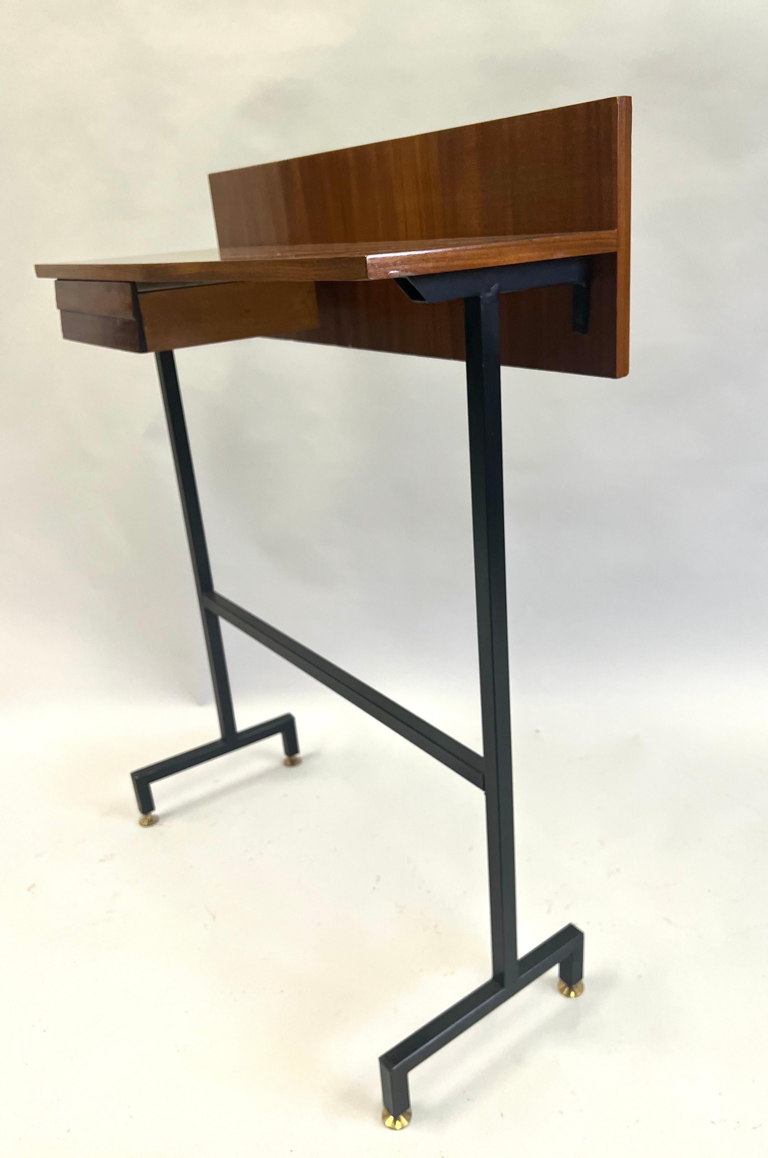 Legno massiccio Rara consolle/scrivania italiana del Mid-Century Modern di Ico Parisi. in vendita