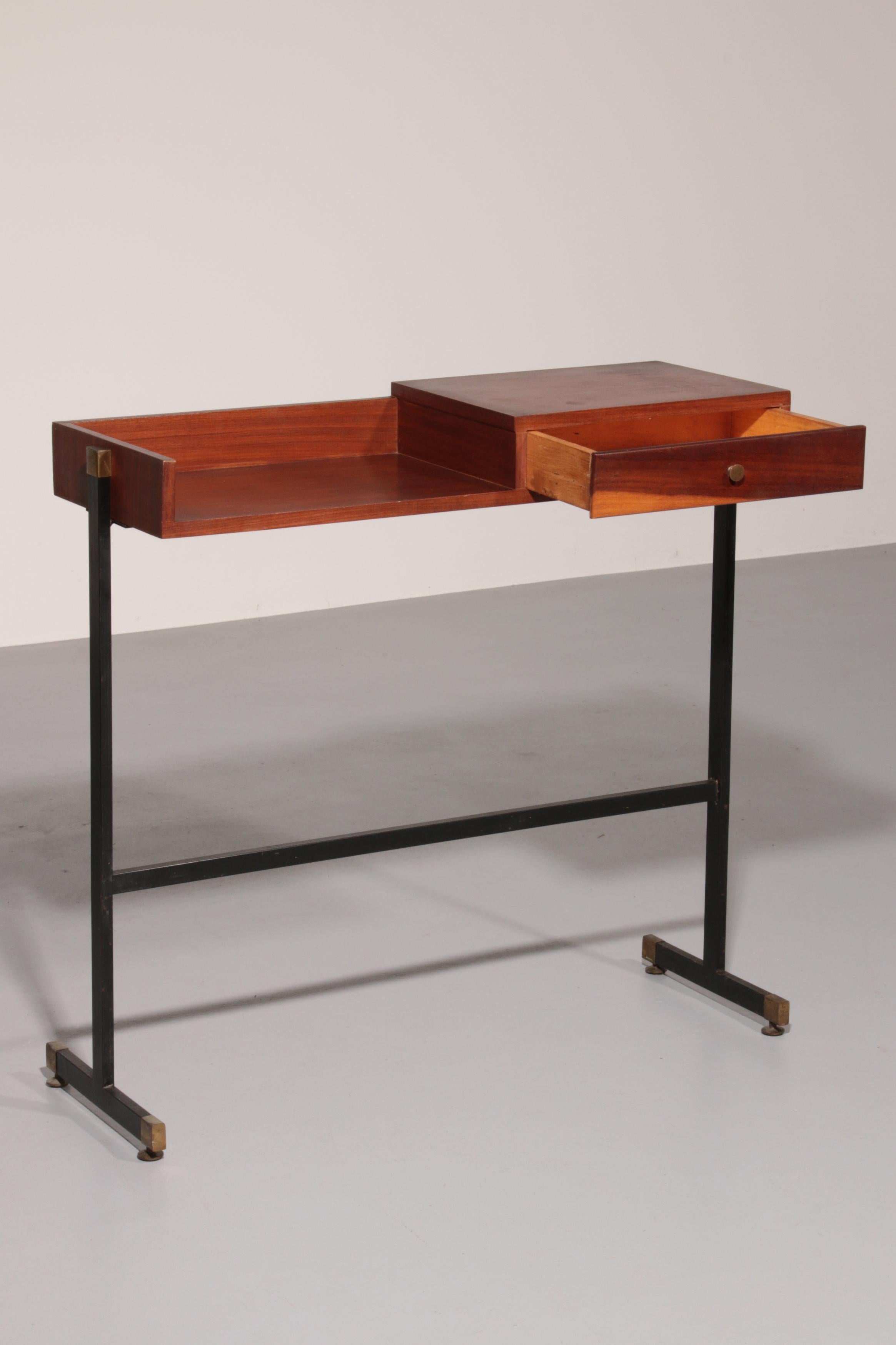 Rare console / table à écrire italienne moderne du milieu du siècle d'Ico Parisi. en vente 1