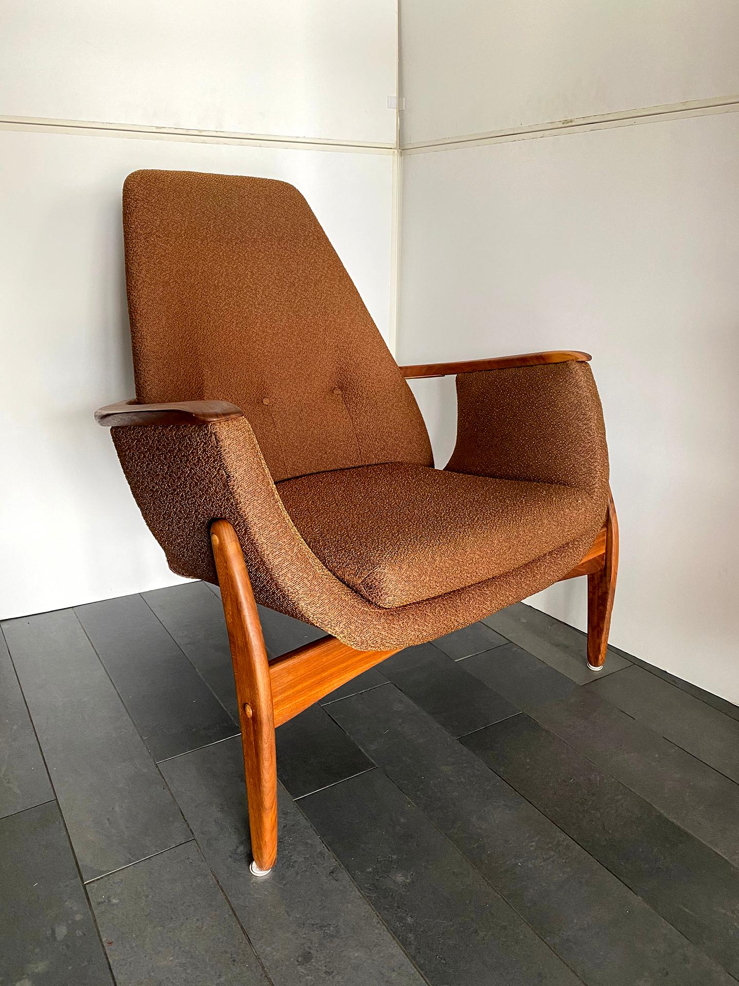 Rare Italian Modern Walnut 3-Leg Lounge Chair, Luigi Tiengo for Cimon 1