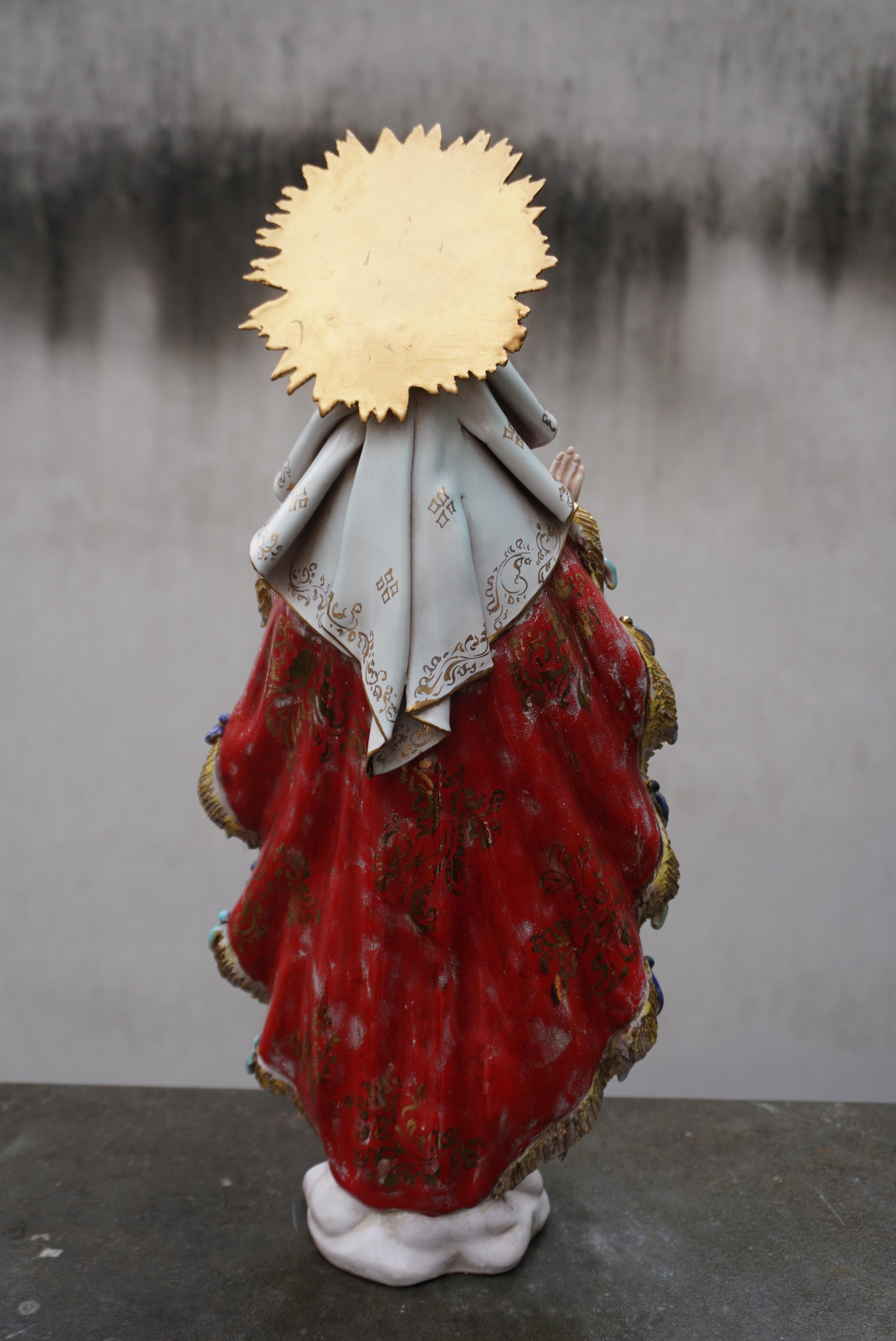 Seltenes italienisches Porzellan Madonna von Paolo Marioni (Glasiert) im Angebot