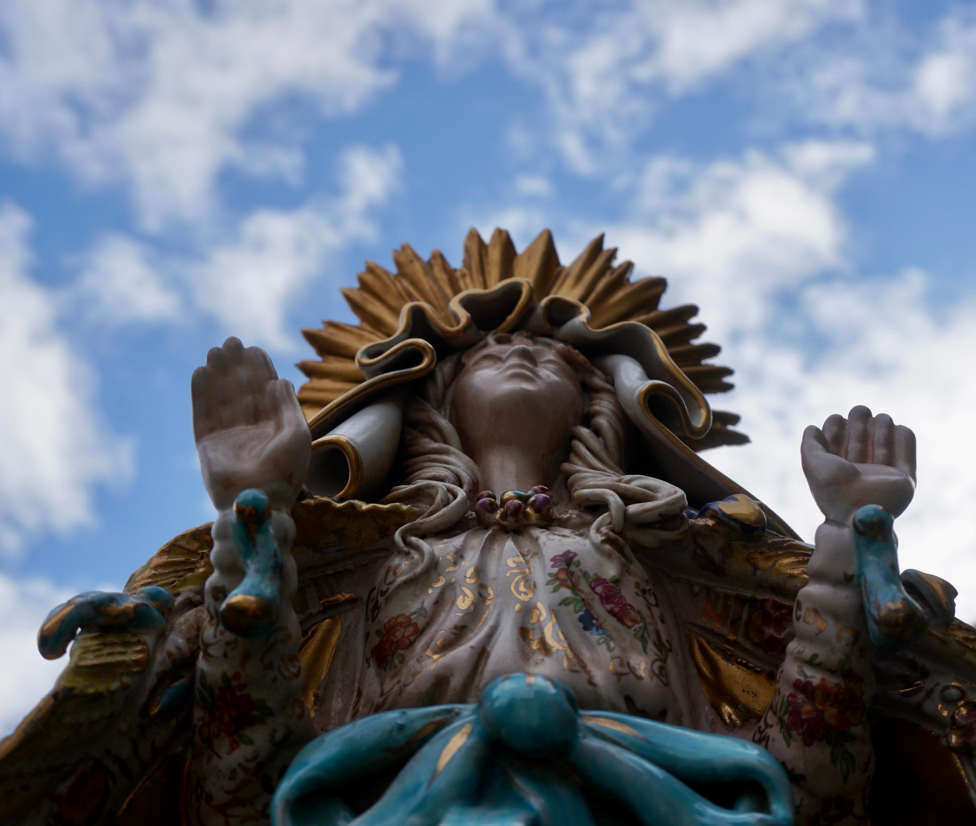 Seltenes italienisches Porzellan Madonna von Paolo Marioni im Zustand „Gut“ im Angebot in Antwerp, BE