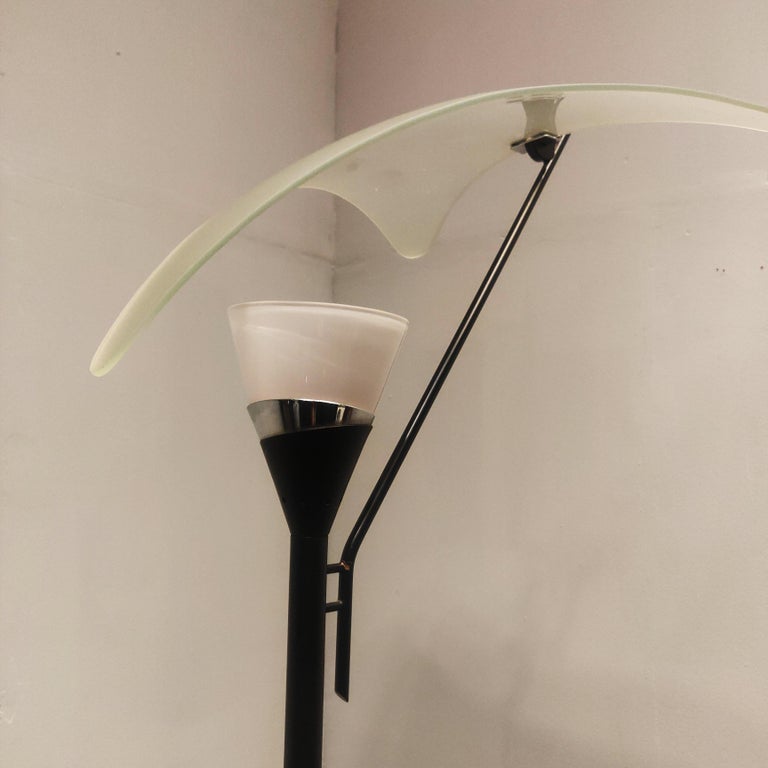 Rare Italian Reflecting Glass Floor Lamp, 1970s For Sale at 1stDibs