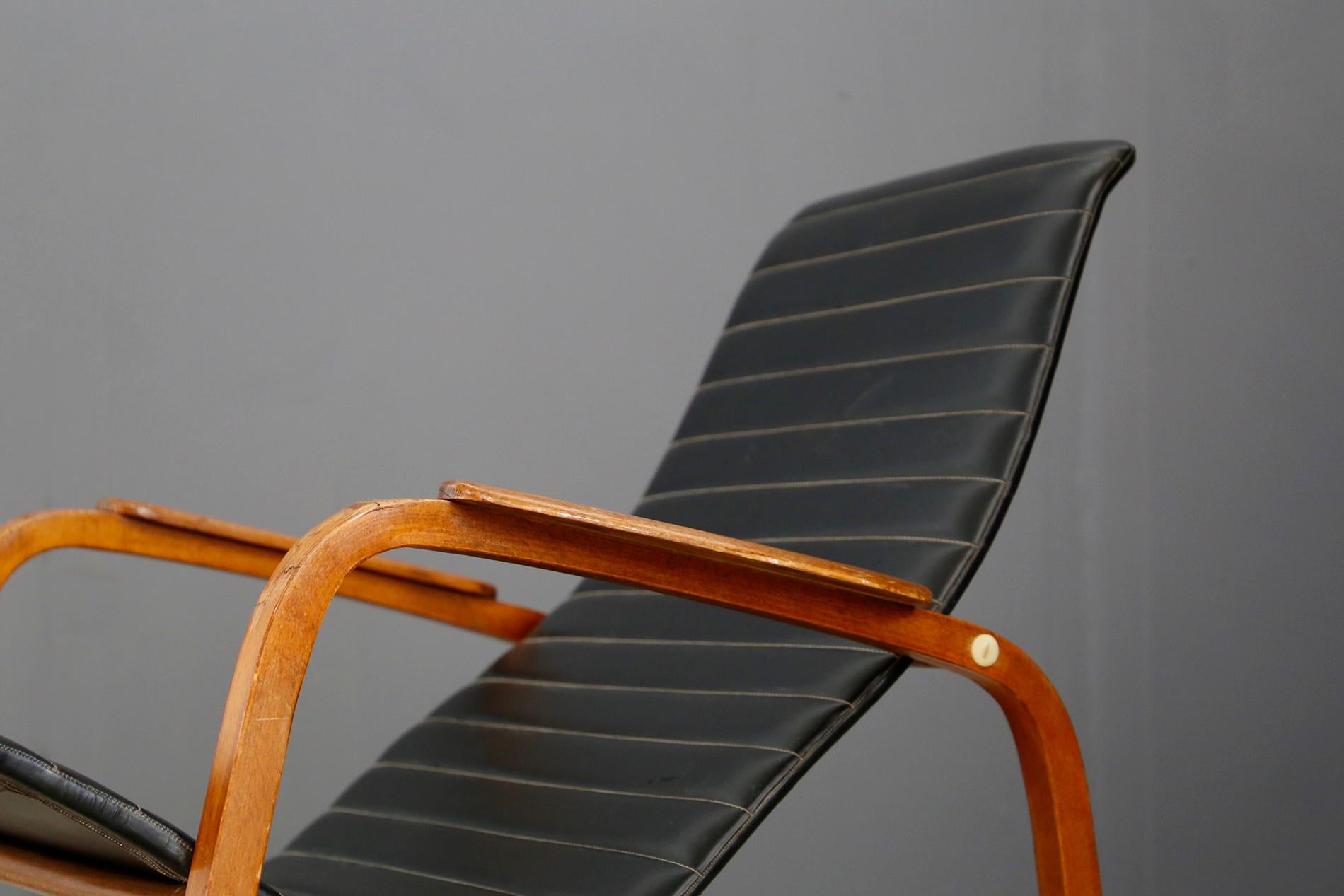Rare Italian Rocking Chair in Black Leather from the 1950s In Good Condition In Milano, IT