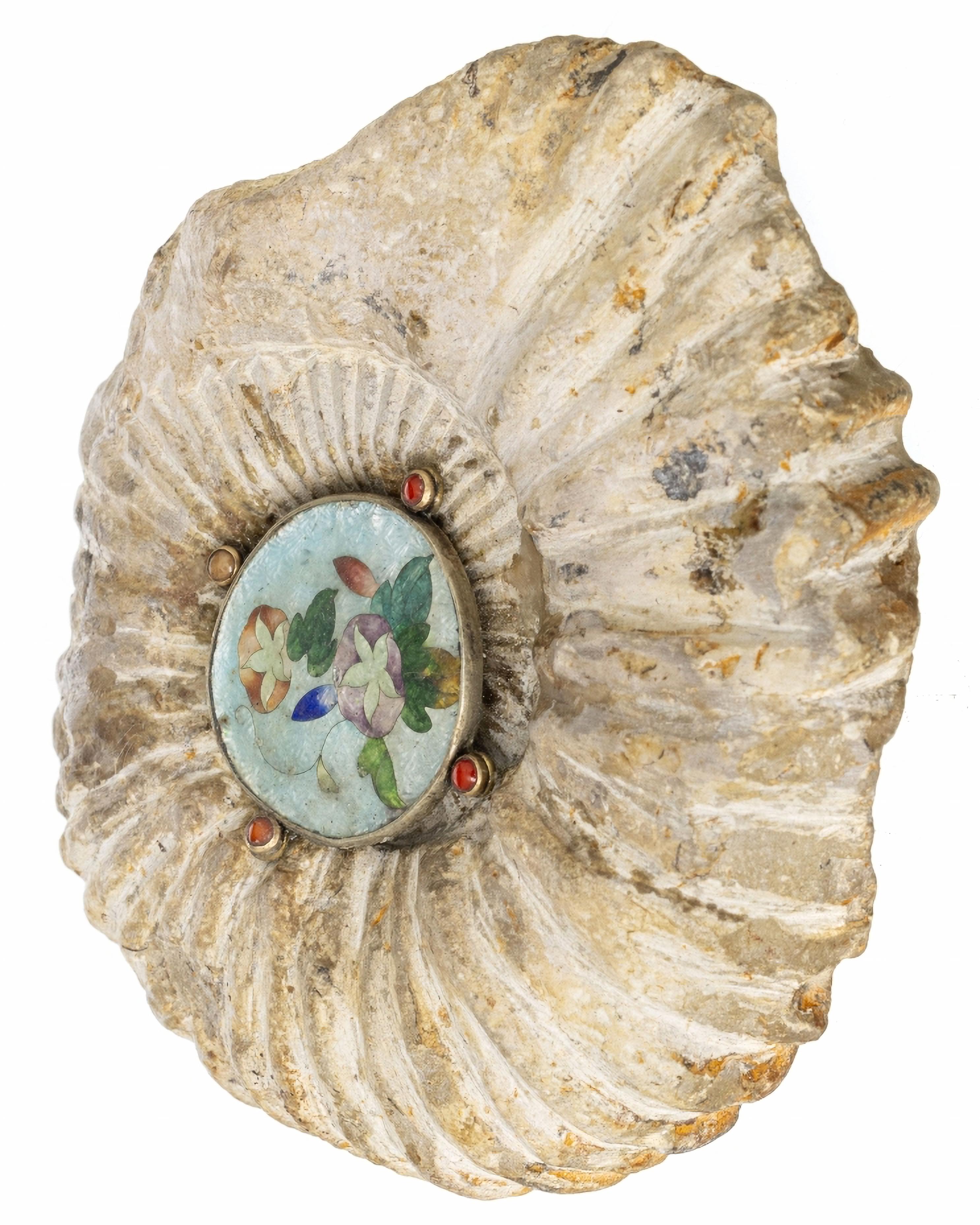 Italian RARE ITALIAN SCULPTURE WITH SILVER, GOLD AND A CAMEO 19th Century For Sale