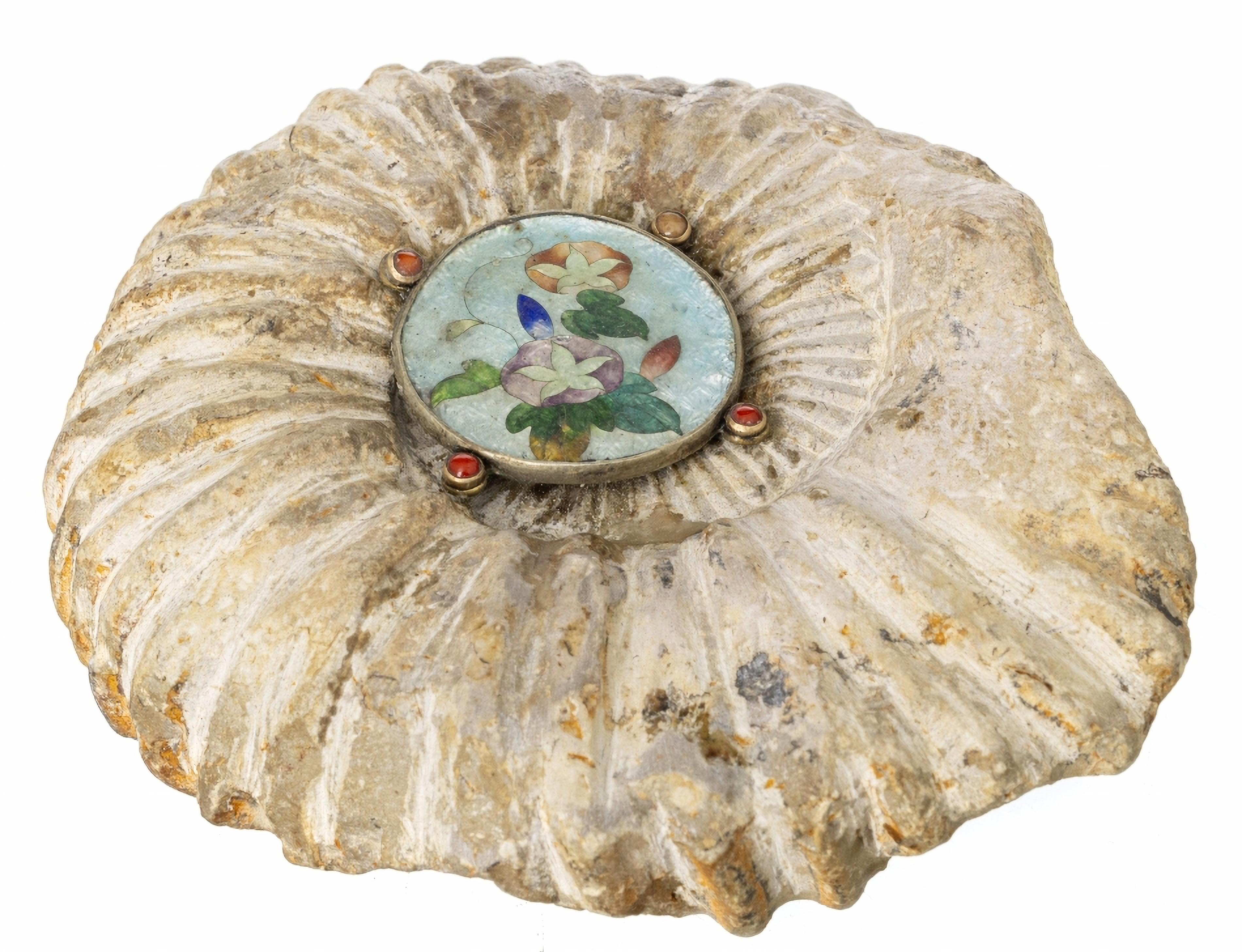 Hand-Crafted RARE ITALIAN SCULPTURE WITH SILVER, GOLD AND A CAMEO 19th Century For Sale