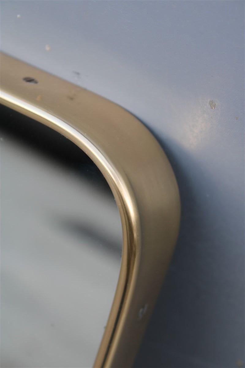 Rare Italian Shaped Mirror in Midcentury Style  Gio Ponti Style Brass Gold  In Good Condition For Sale In Palermo, Sicily