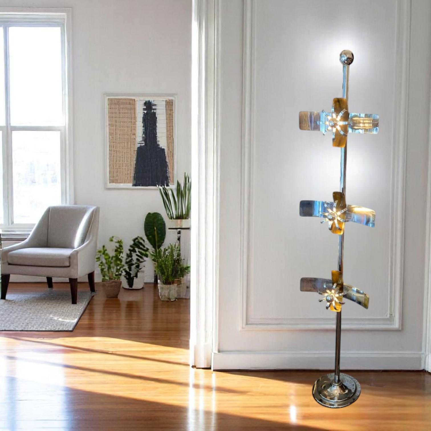 Mid-Century Modern Rare Italian Space Age Floor Lamp with Floating Light Modules, 1970s For Sale