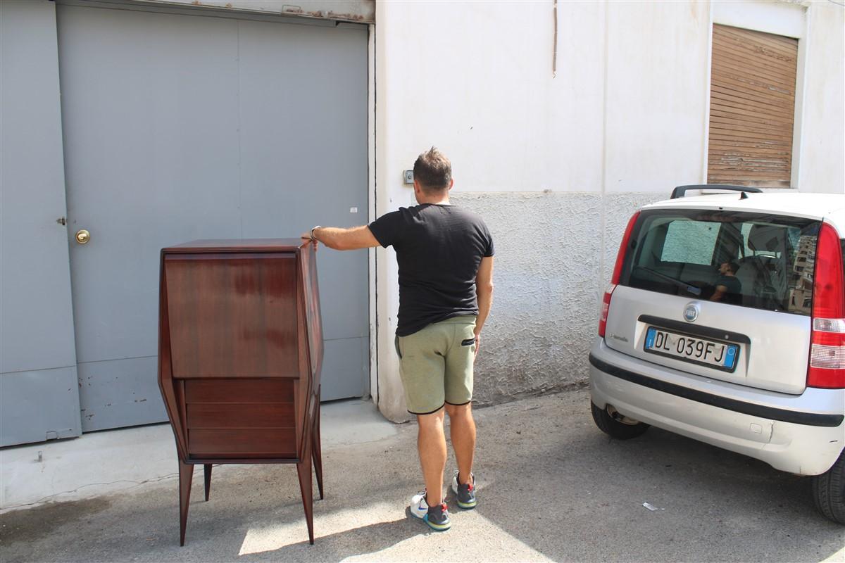 Rare Italian Walnut Bar Cabinet with Ico Parisi Style drawers and Door Gio ponti For Sale 5