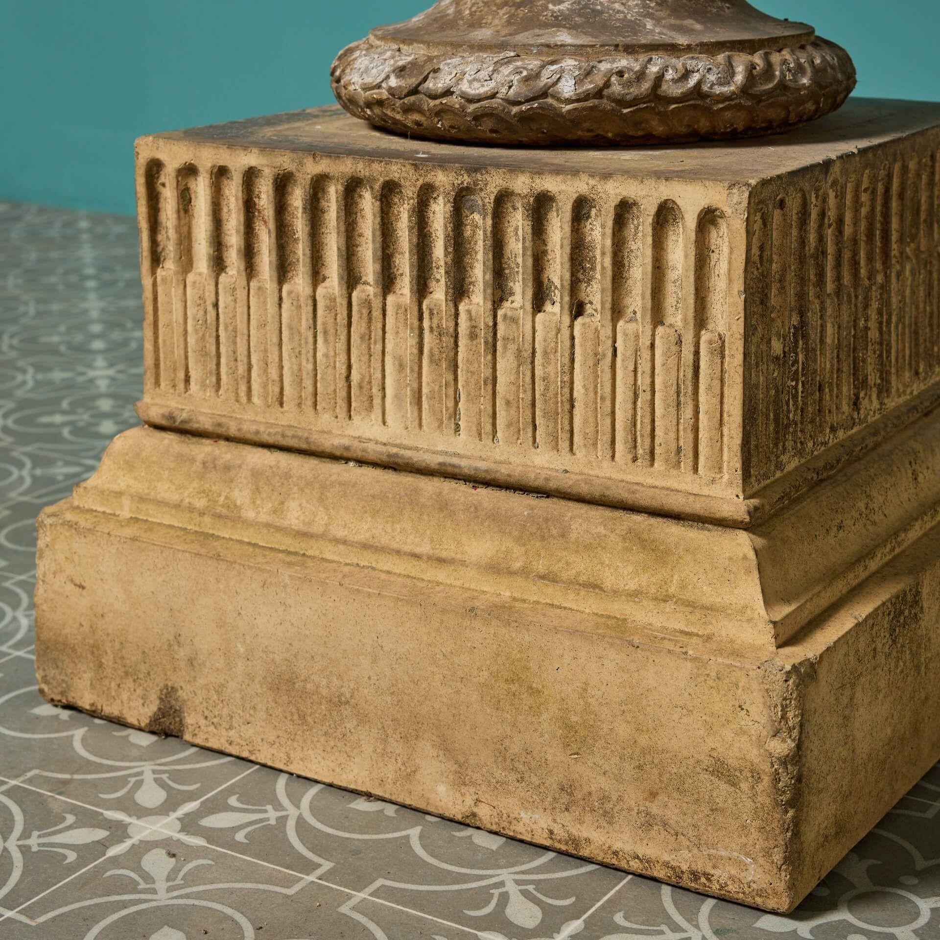 Rare urne antique Buff de J M Blashfield en terre cuite État moyen - En vente à Wormelow, Herefordshire