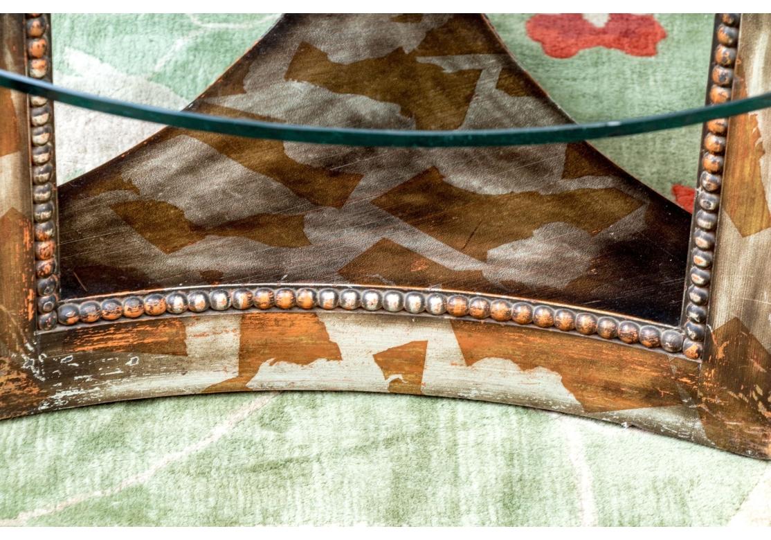 XX secolo Raro tavolo da cocktail in foglia d'argento di James Mont del metà del secolo scorso con piano in vetro in vendita