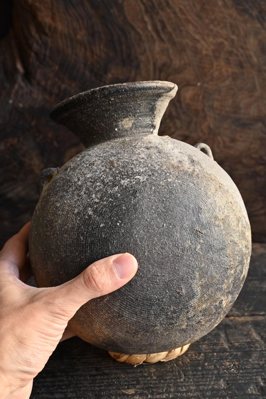 Hand-Crafted Rare Japanese antique pottery jar/beautiful natural glaze/wall hanging vase For Sale