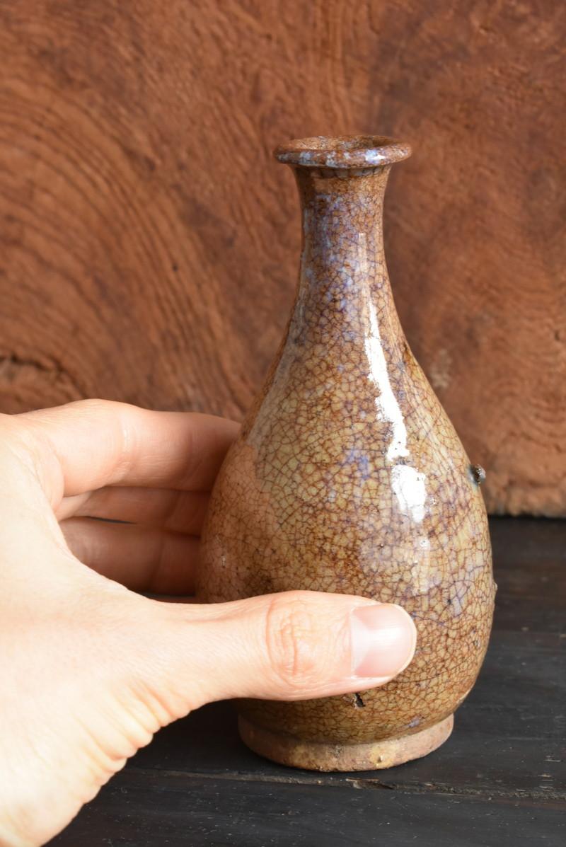 Seltene japanische antike Keramikvase / 1600-1700 / Wunderschöne kleine Sake-Flasche (Japanisch) im Angebot