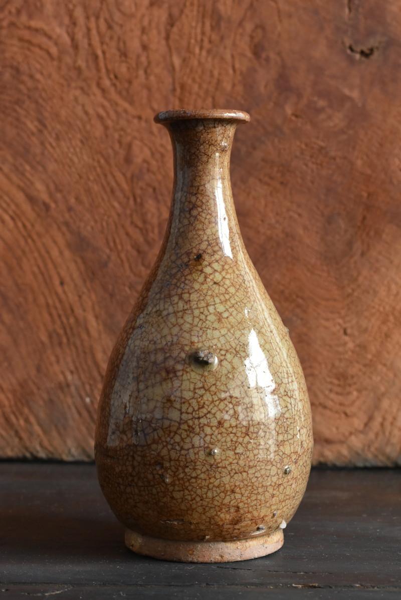 Seltene japanische antike Keramikvase / 1600-1700 / Wunderschöne kleine Sake-Flasche (Glasiert) im Angebot