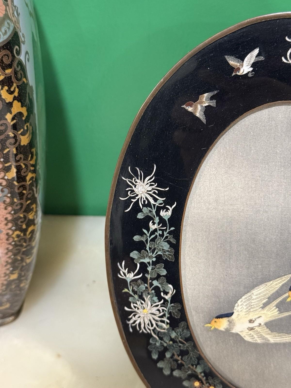 Rare Japanese Cloisonne Enamel Oval Frame with Chrysanthemums, Manner of Hayashi For Sale 4