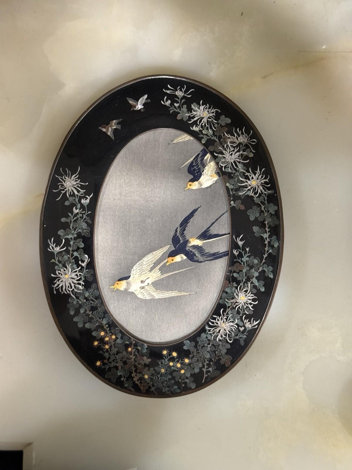 Rare Japanese Cloisonne Enamel Oval Frame with Chrysanthemums, Manner of Hayashi For Sale 8