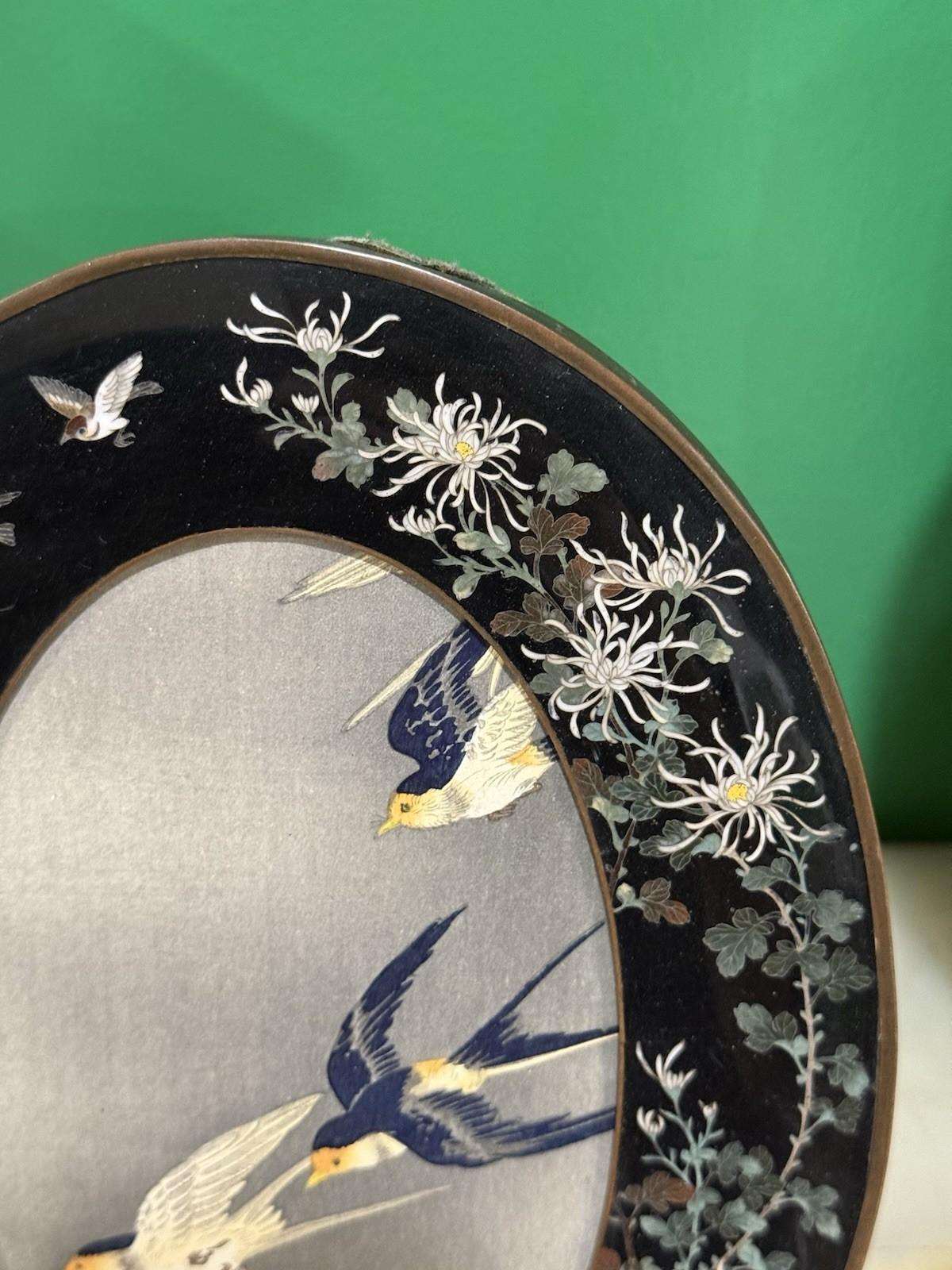 Cloissoné Rare Japanese Cloisonne Enamel Oval Frame with Chrysanthemums, Manner of Hayashi For Sale