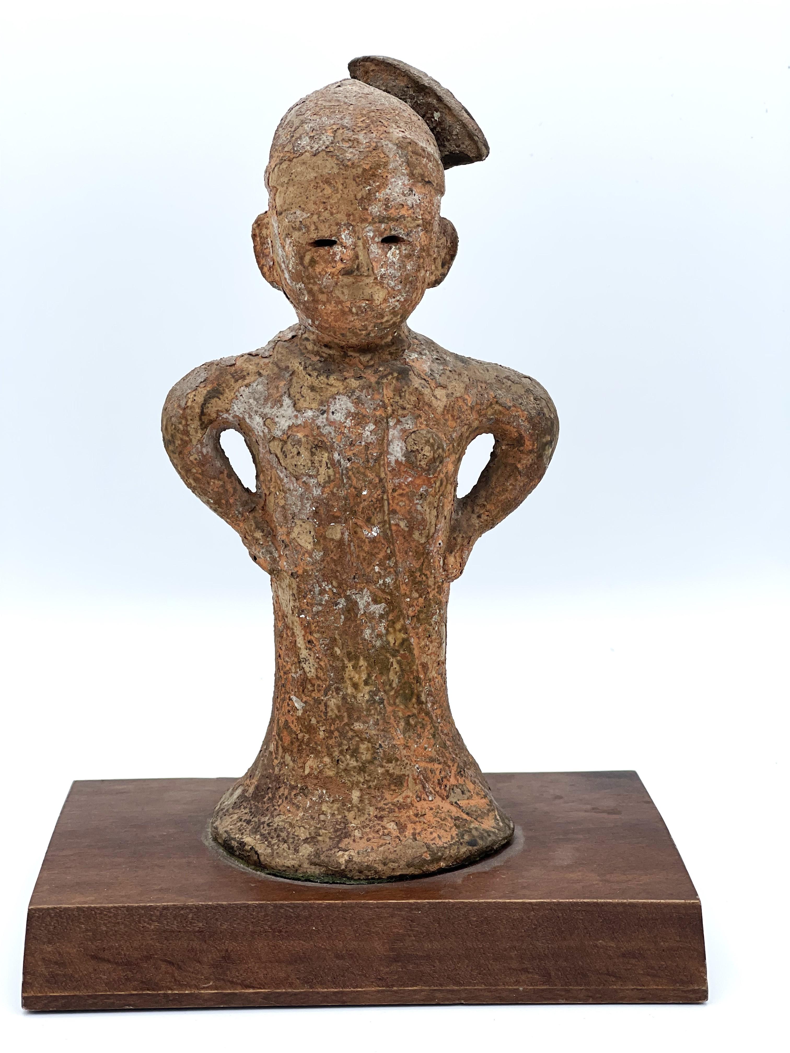 Rare Japanese Complete Figure of an Aristocratic Woman Haniwa, 6th Century AD siglo XVIII y antes en venta