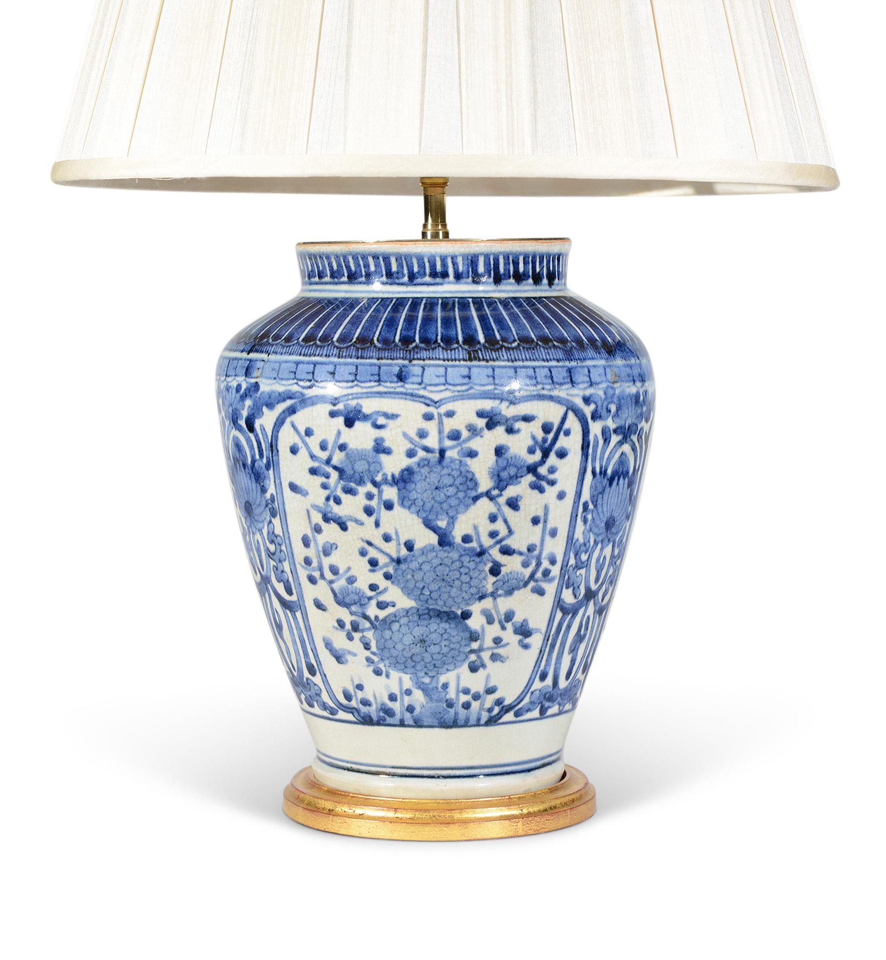 Japanese Arita Blue and White Early 18th Century Antique Table Lamp In Good Condition For Sale In London, GB