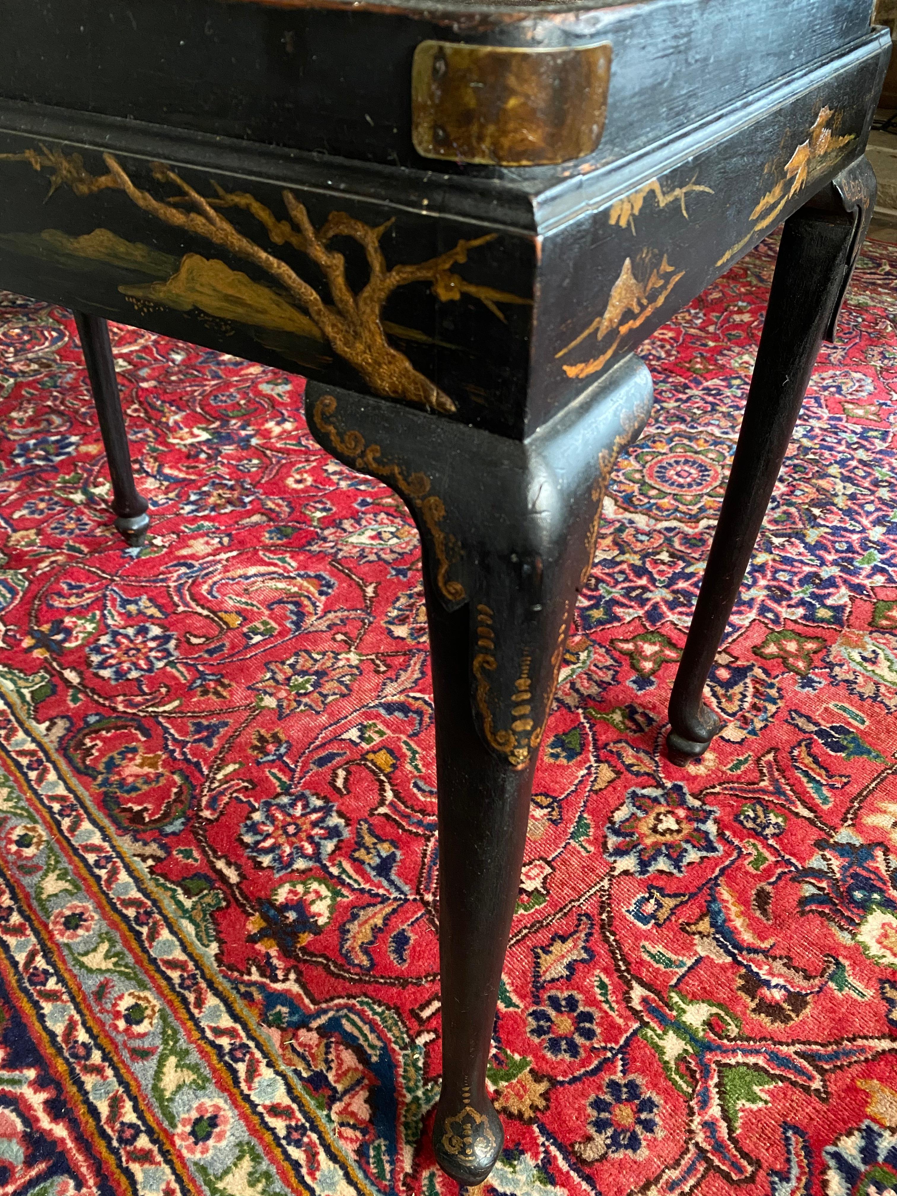 Rare Japanese Export Lacquer Chinoiserie Table, circa 1740 In Good Condition In Lymington, GB