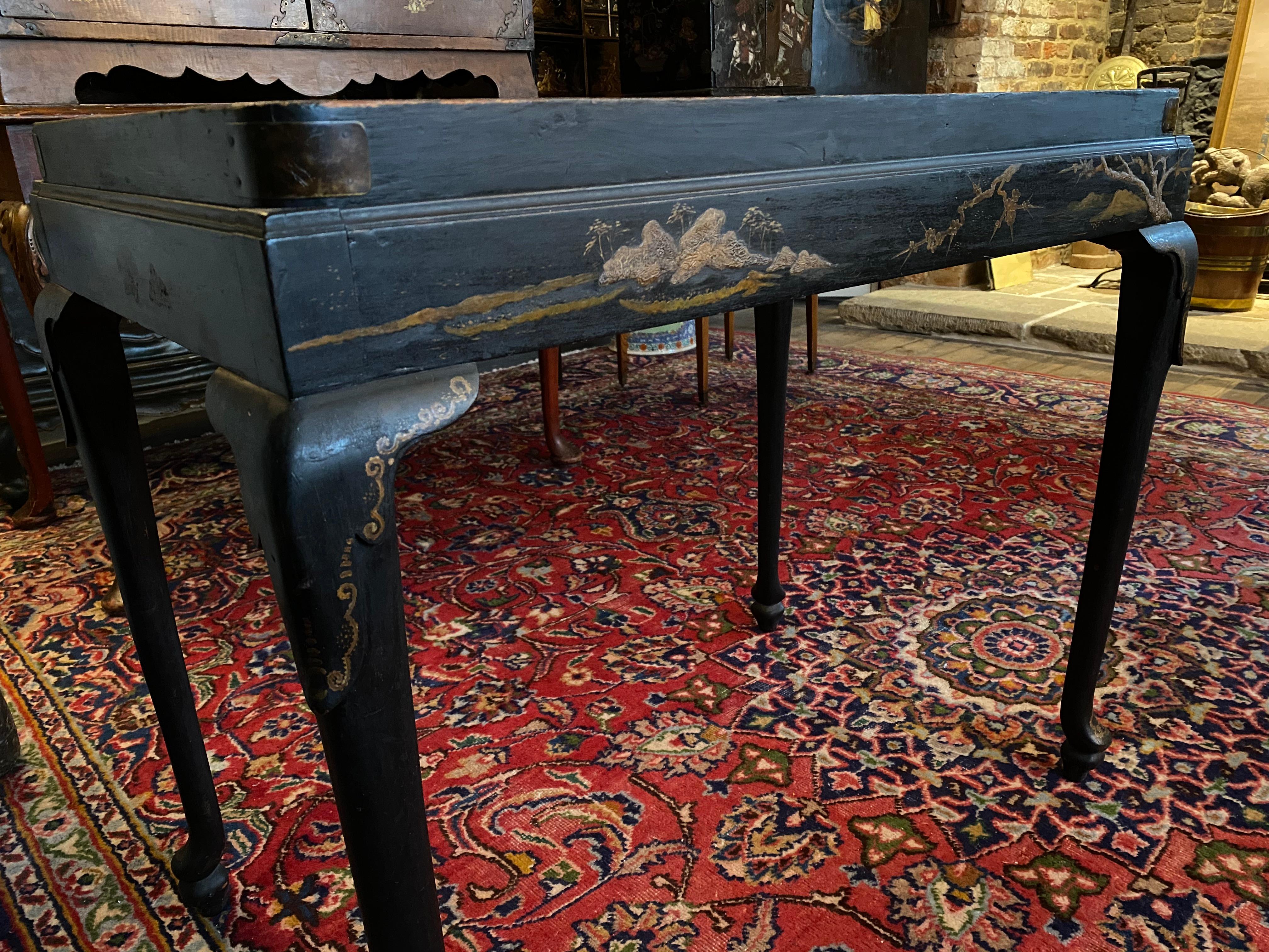 Rare Japanese Export Lacquer Chinoiserie Table, circa 1740 3