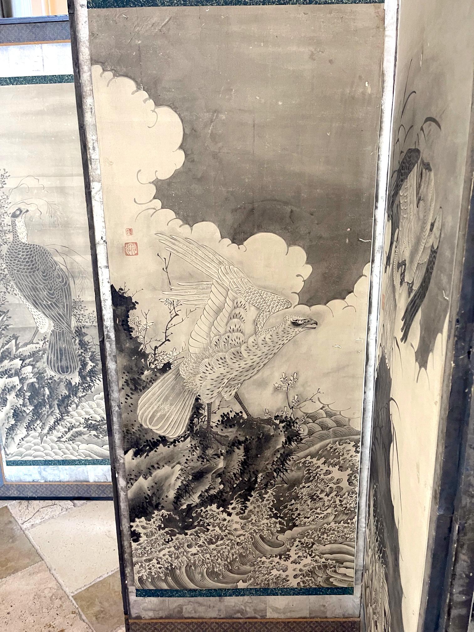 Rare Japanese Floor Screen of Perched Eagles Soga Shohaku Edo period In Fair Condition For Sale In Atlanta, GA