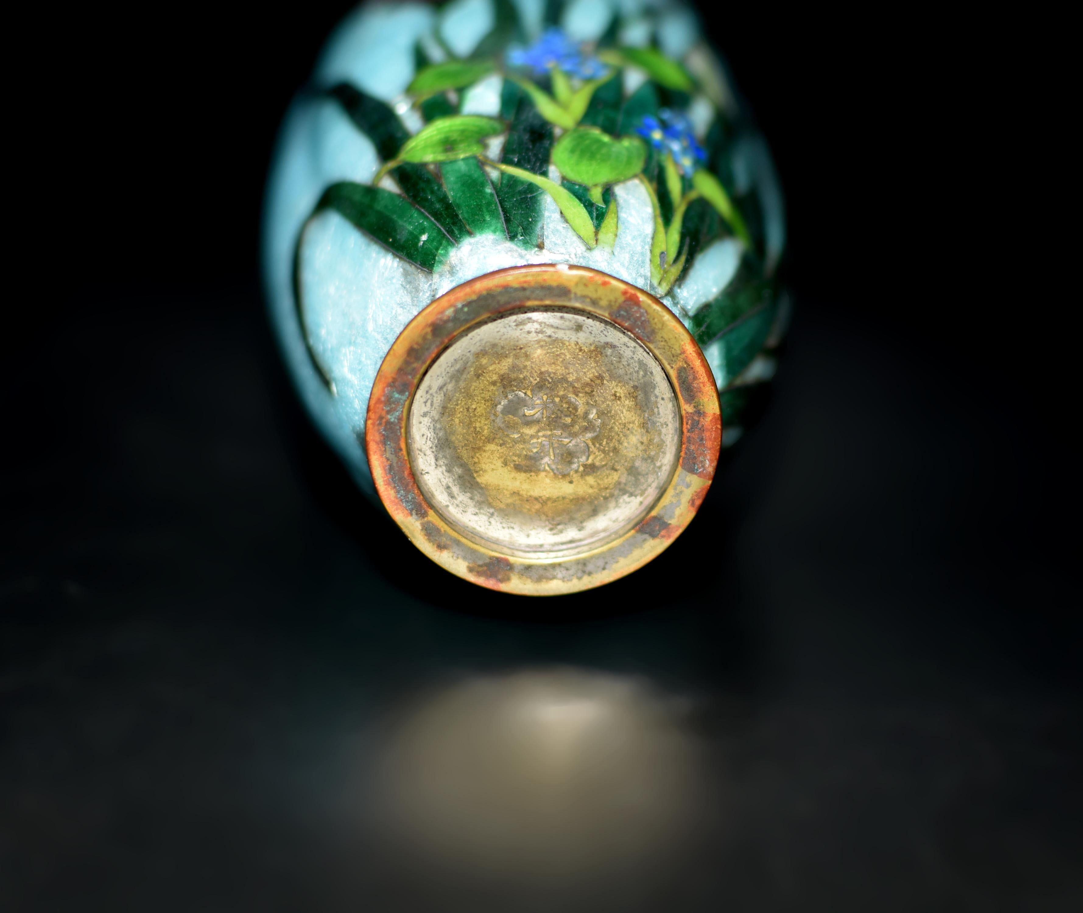 Rare Japanese Ginbari Cloisonne Vase Irises by Kumeno Teitaro 19th Century For Sale 6